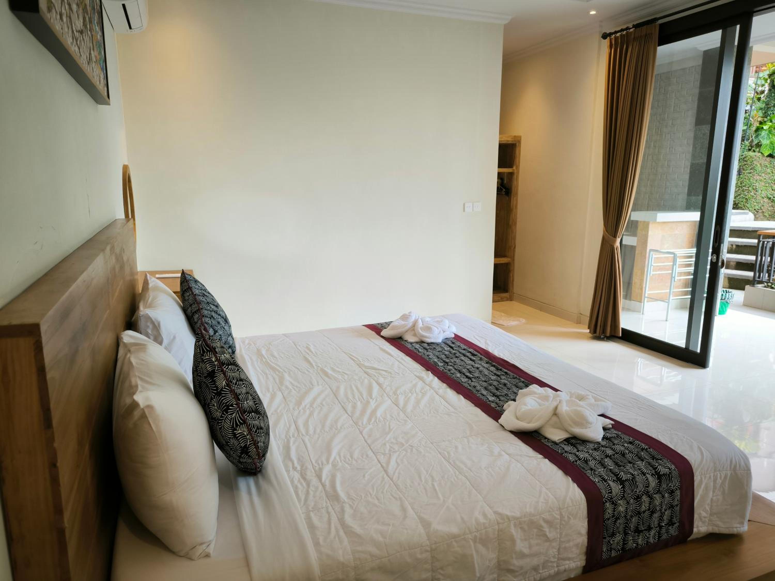 Suite with Balcony - Photo 10