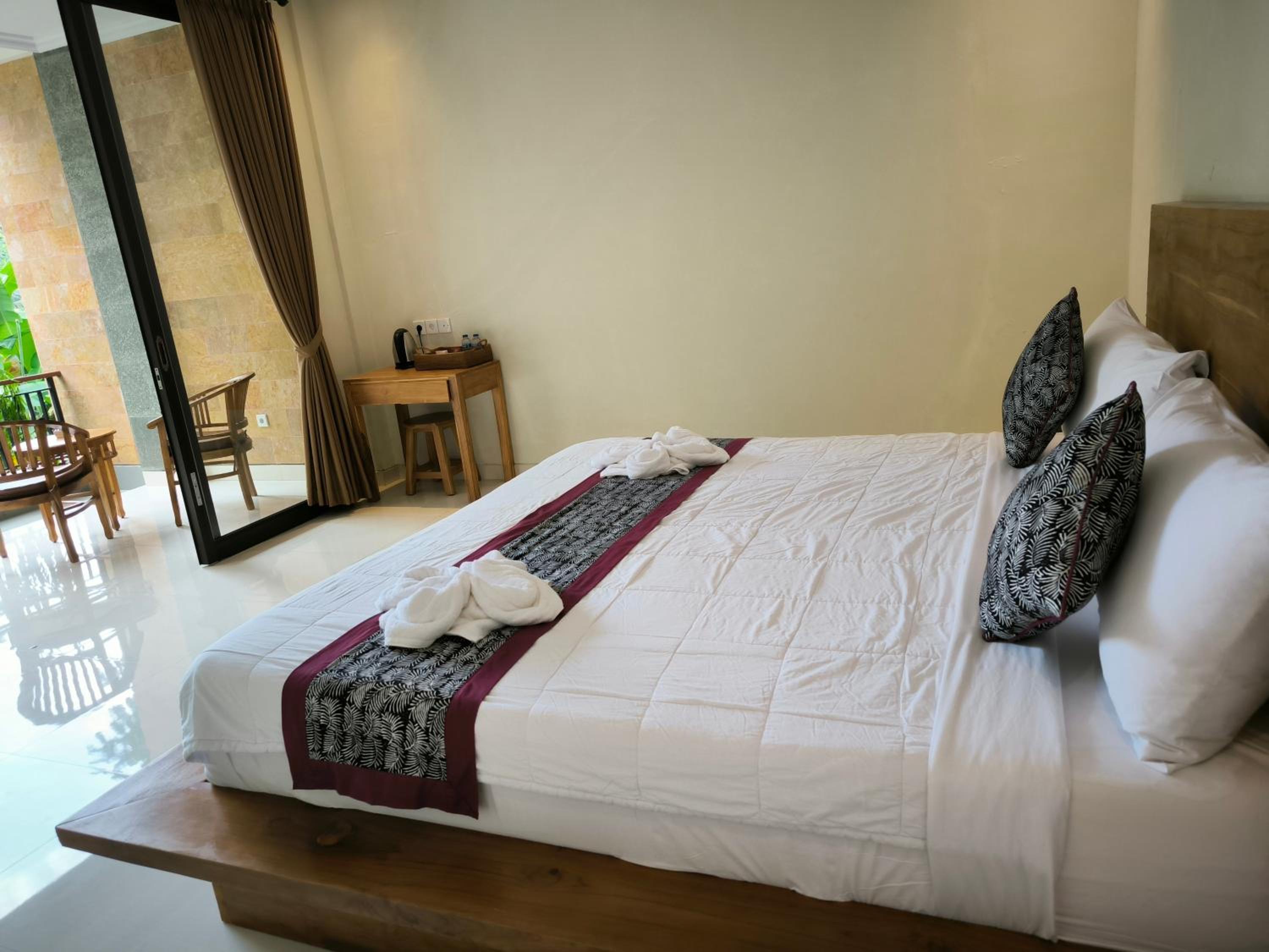 Suite with Balcony - Photo 8