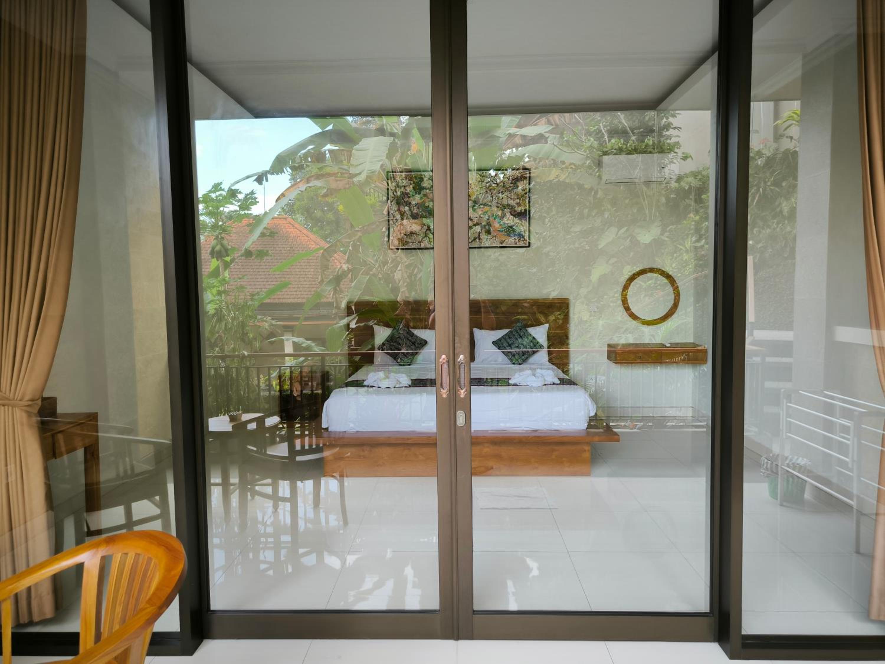 Suite with Balcony - Photo 5