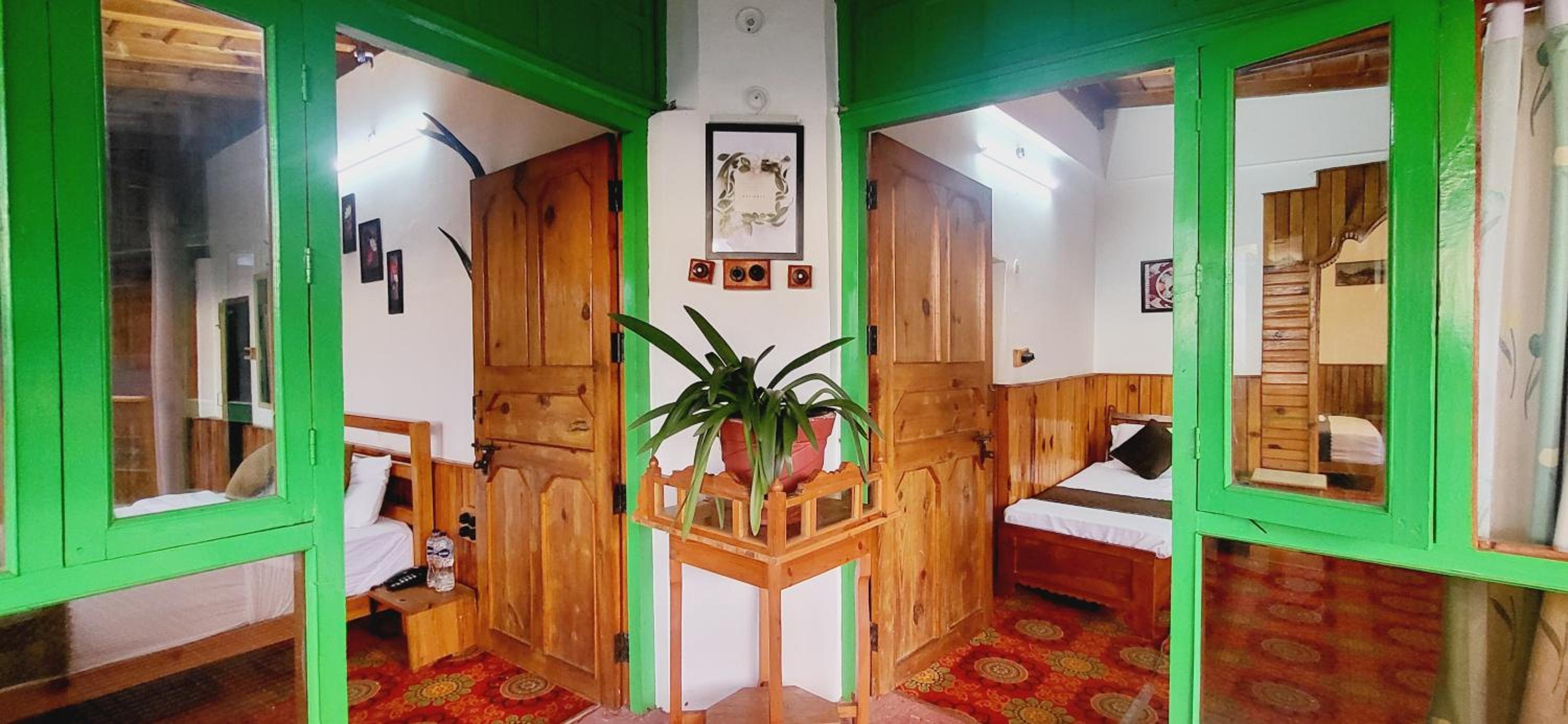 Family Room With Balcony photo 3