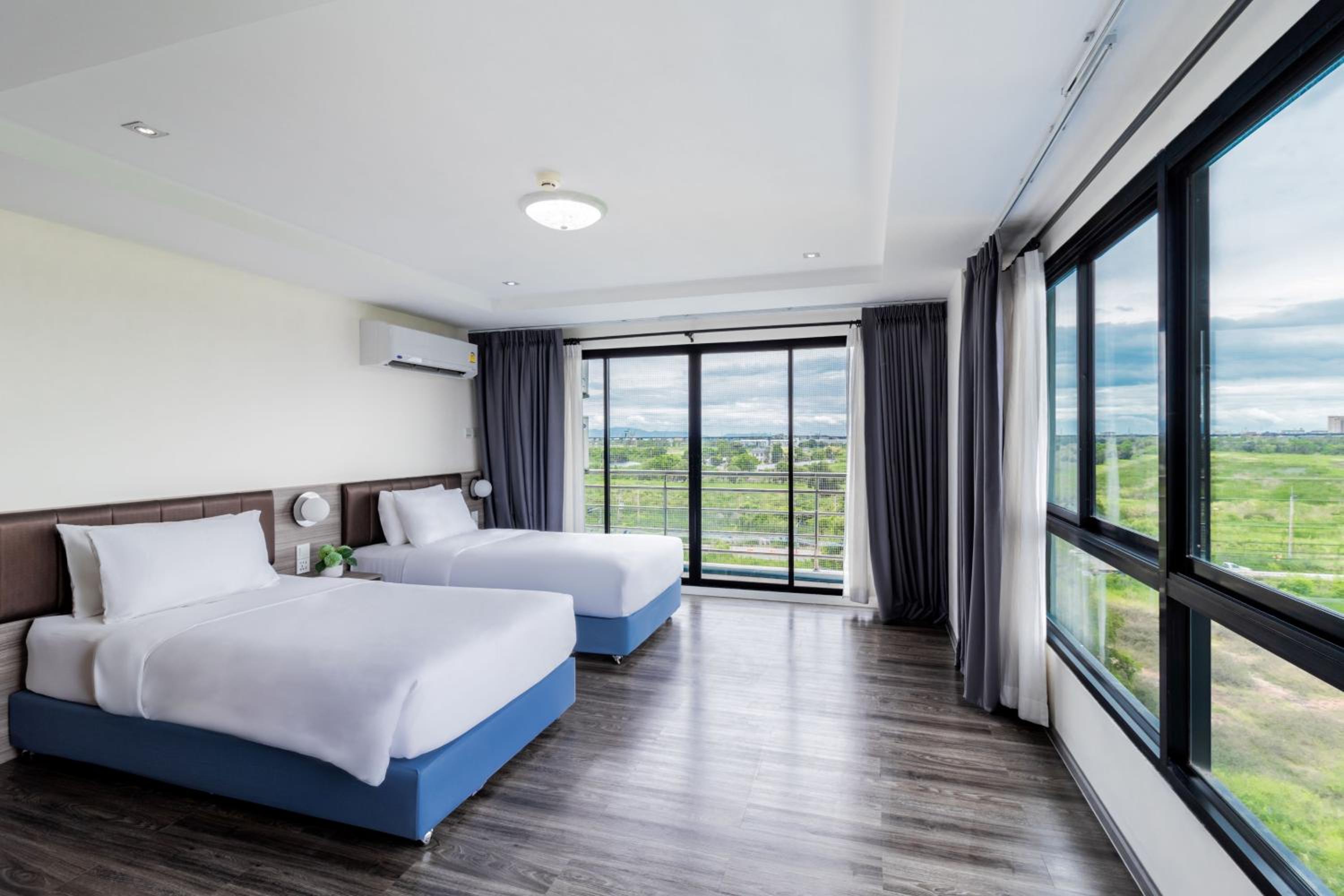 Junior Suite with Two Single Beds - Non-Smoking - Photo 4