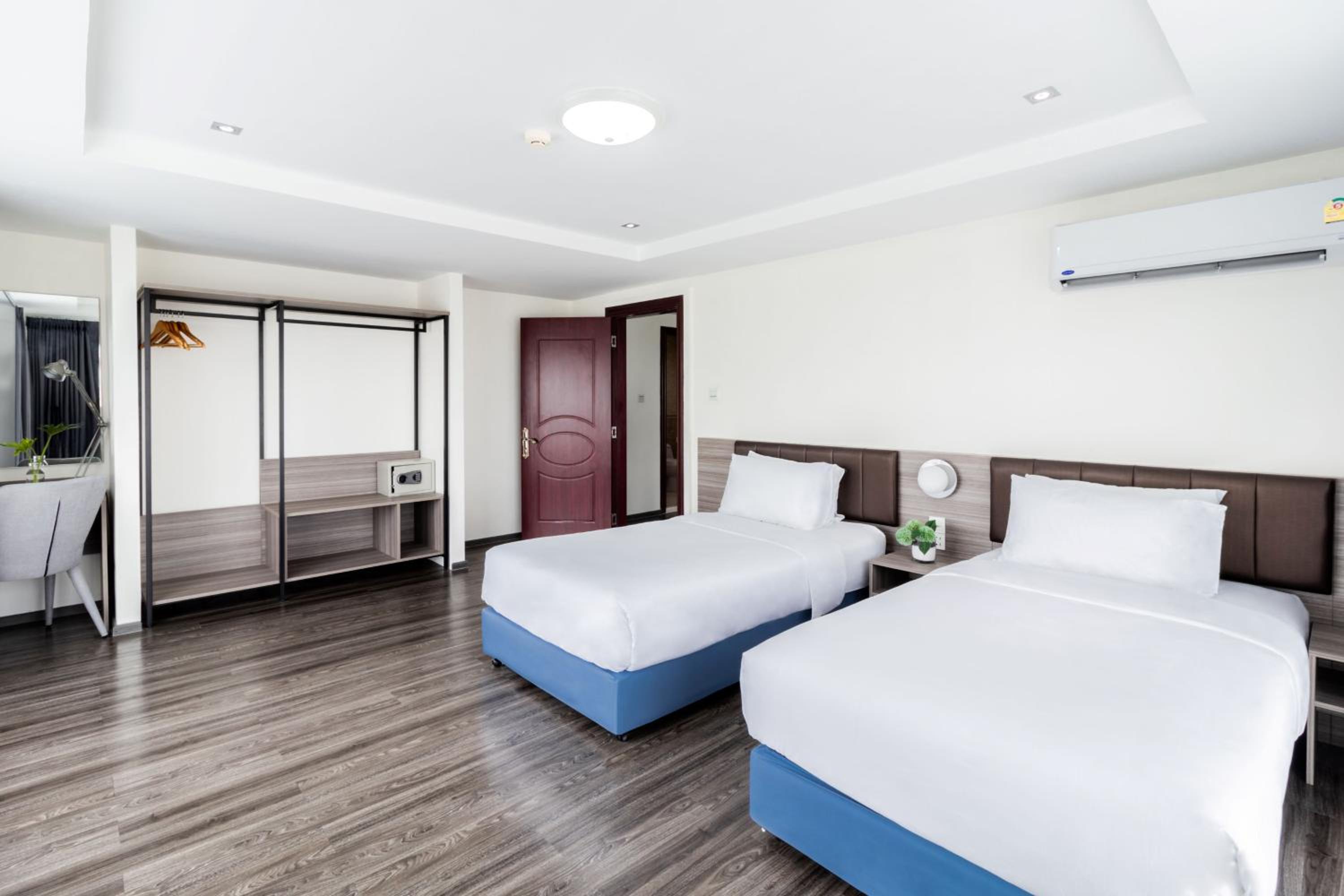 Junior Suite with Two Single Beds - Non-Smoking - Photo 3