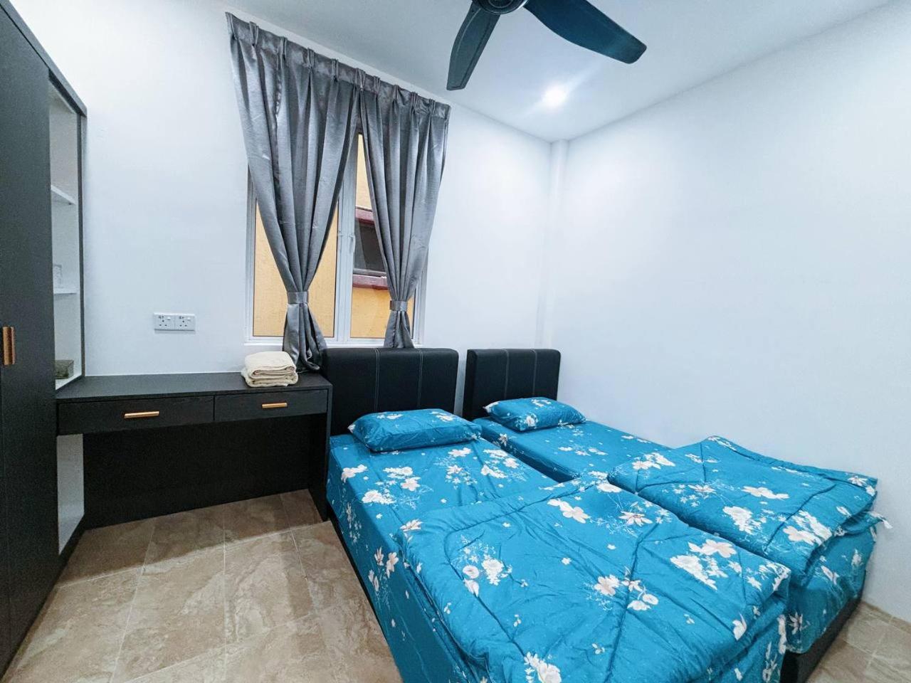 Twin Room with Private Bathroom - Photo 1