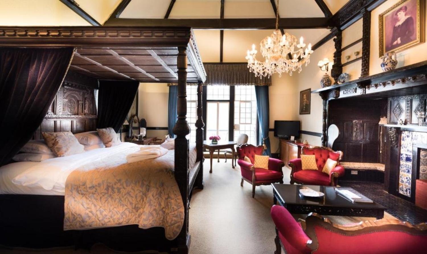 King Suite with Balcony - Photo 1