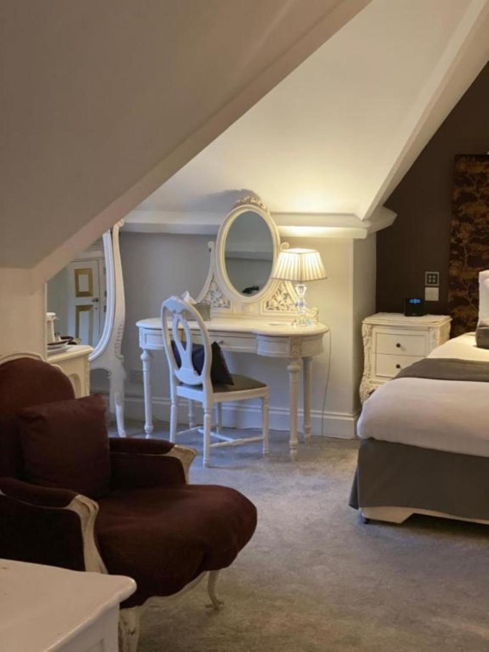 Luxury Suite - Photo 4