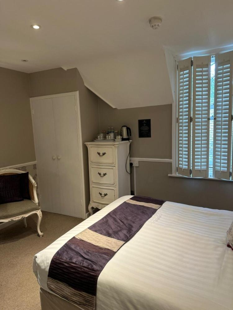 Standard Double Room - Photo 6