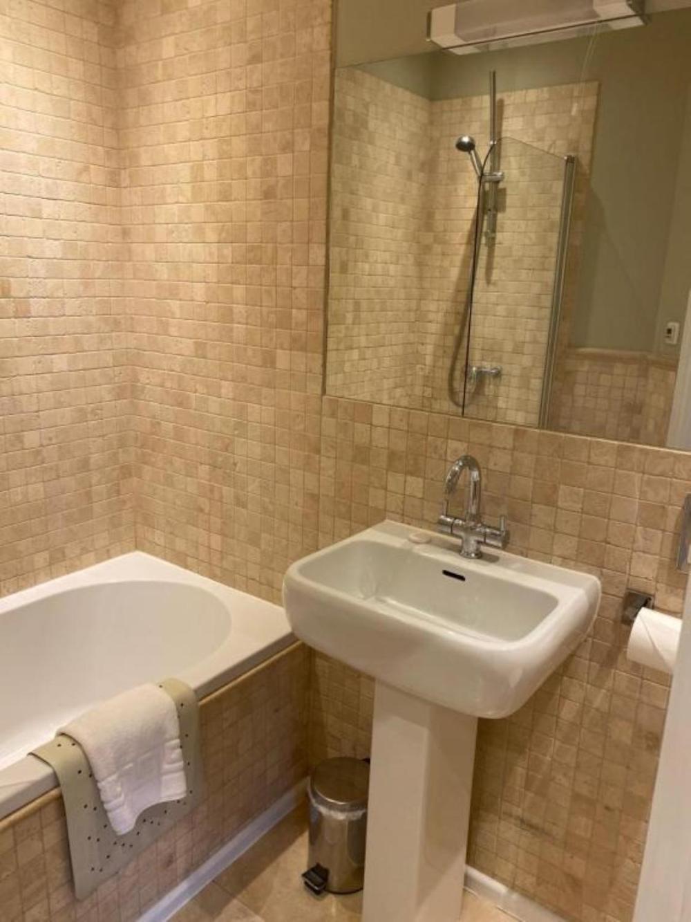 Master Double Room - Photo 10