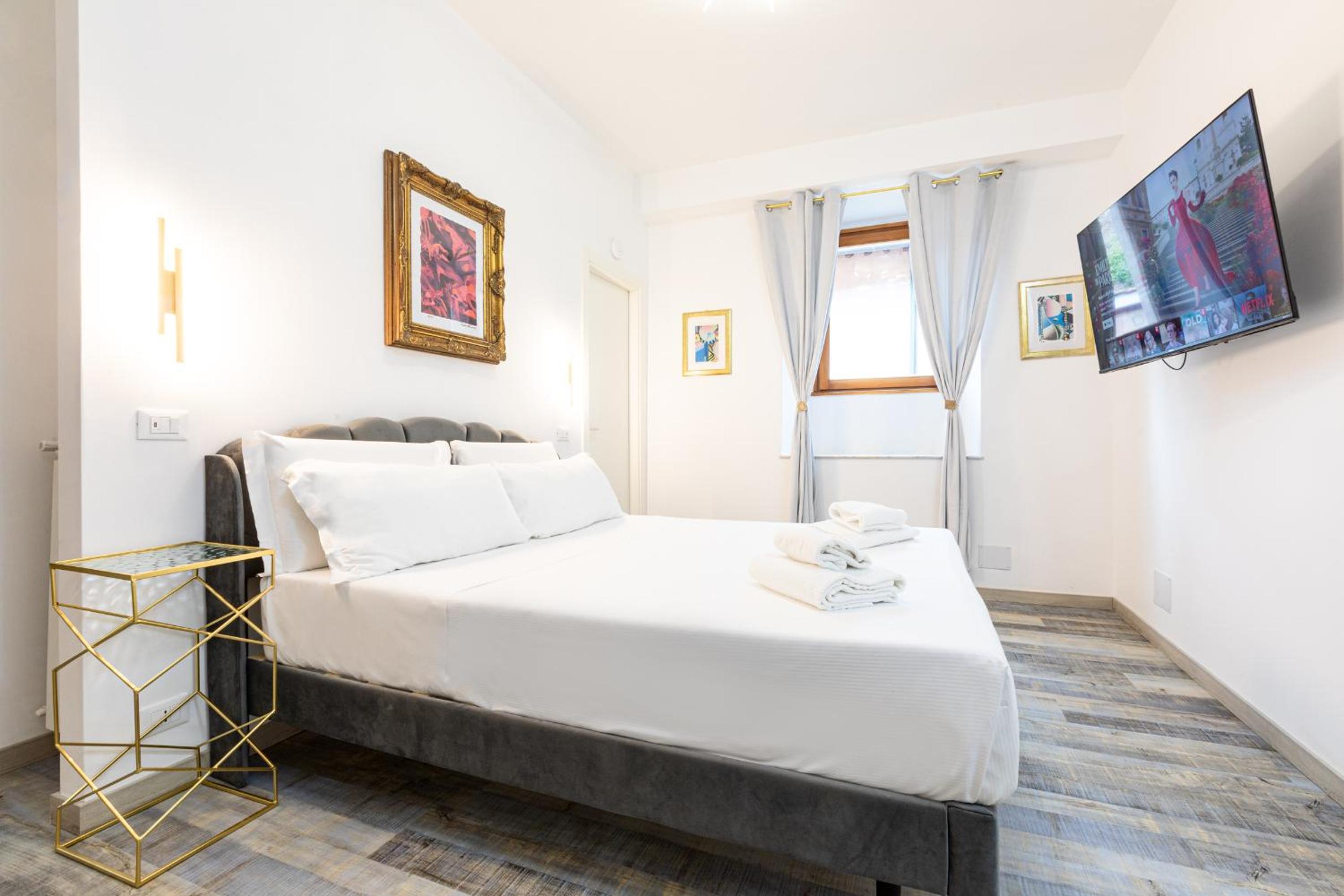Standard Queen Room