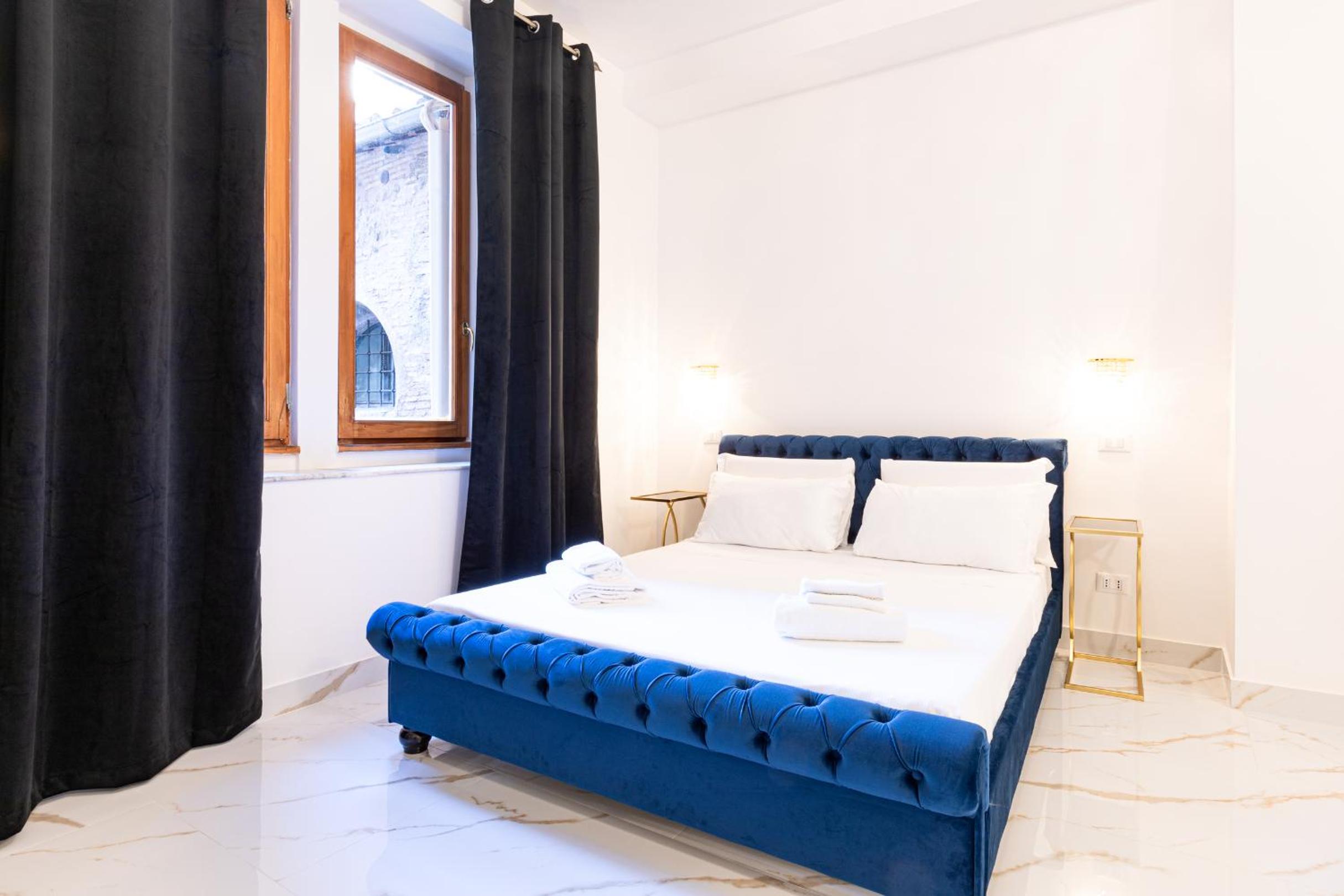 Deluxe Suite with Jacuzzi