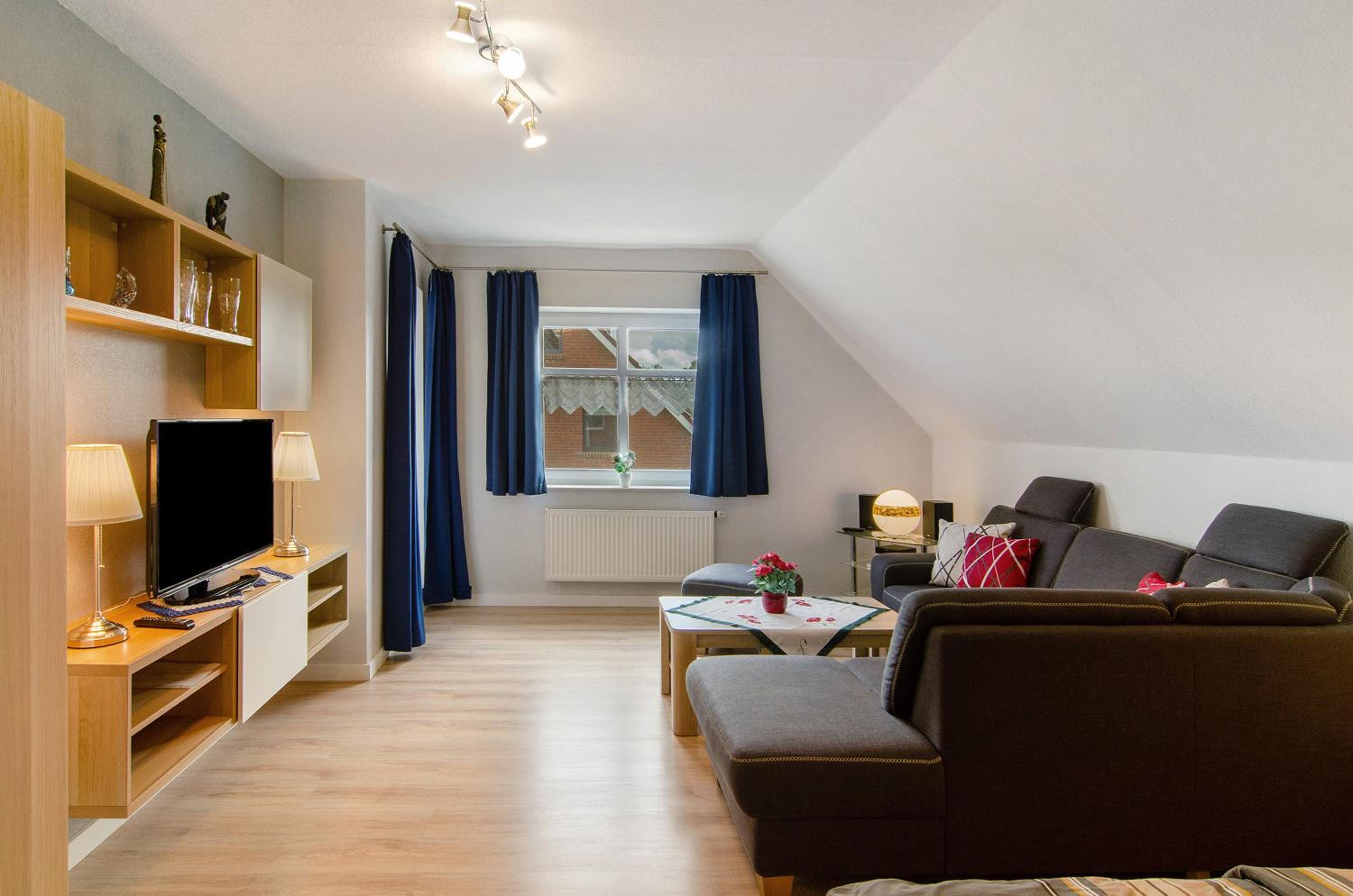 Two-Bedroom Deluxe Apartment with Garden View