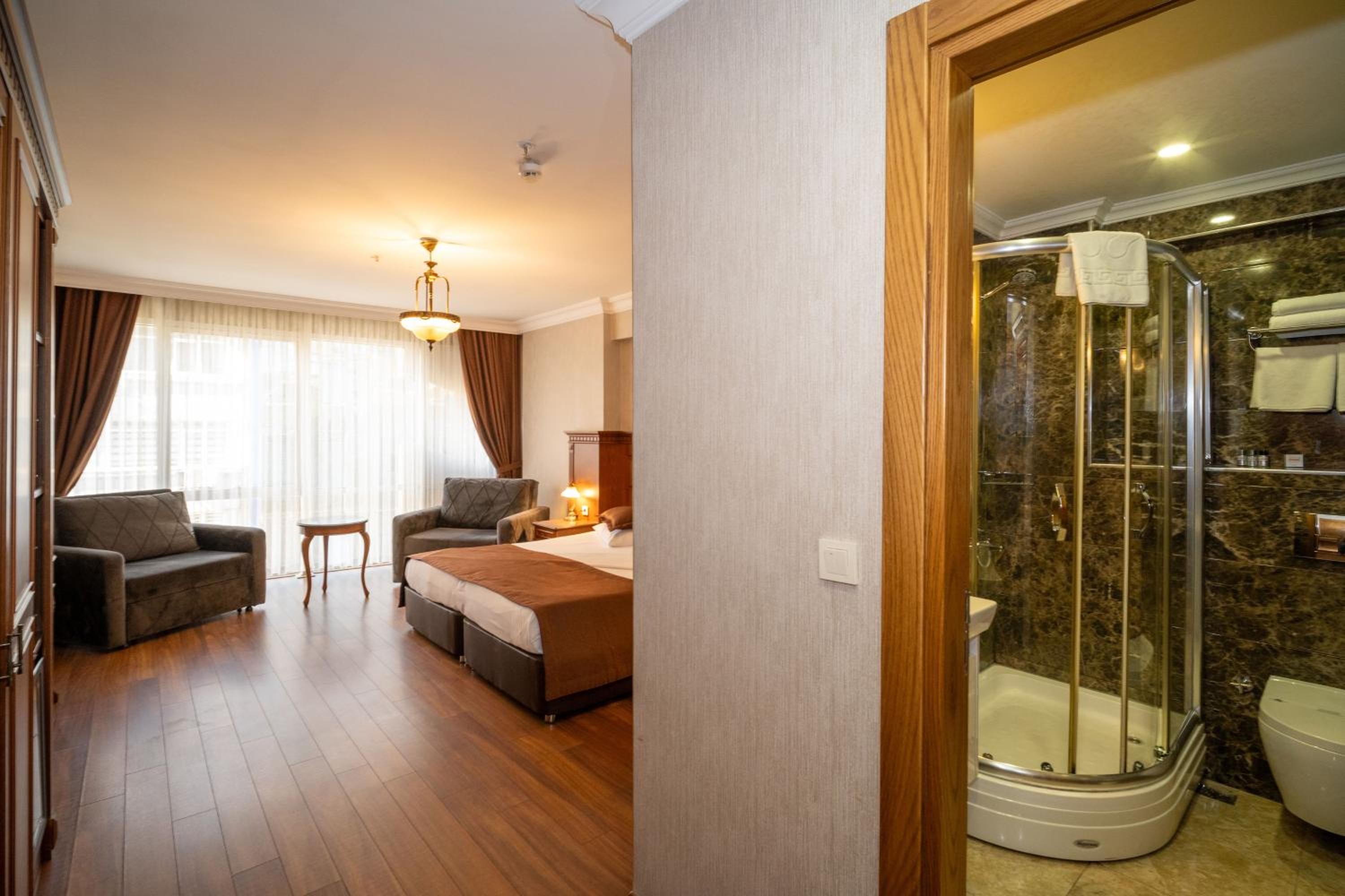 Deluxe Double Room photo 2