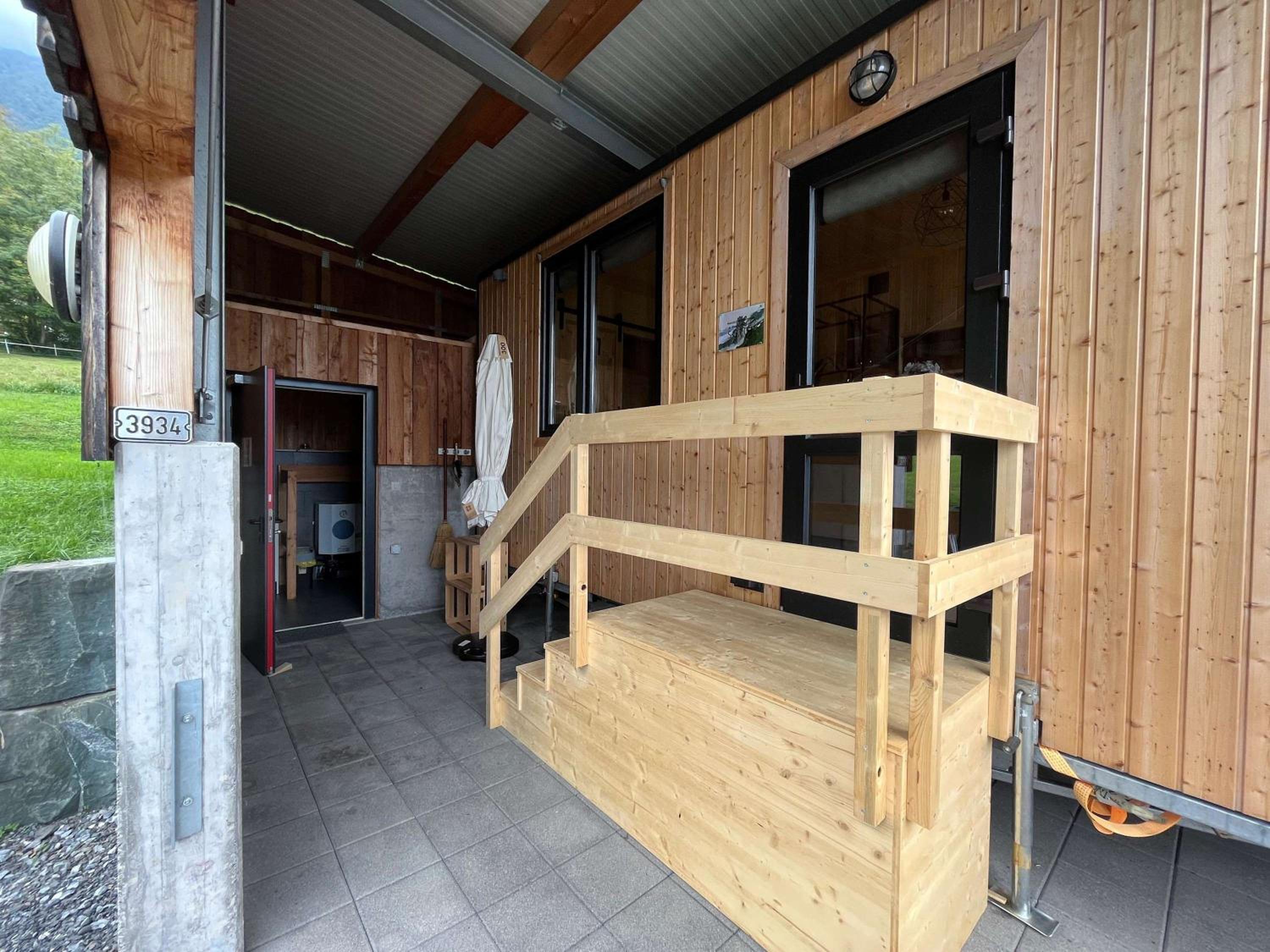 Mobile Home photo 2