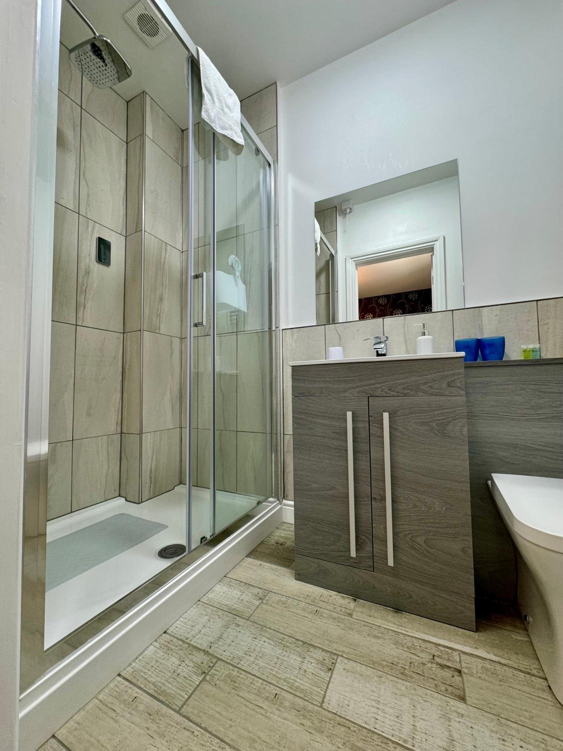 Double or Twin Room - Photo 4