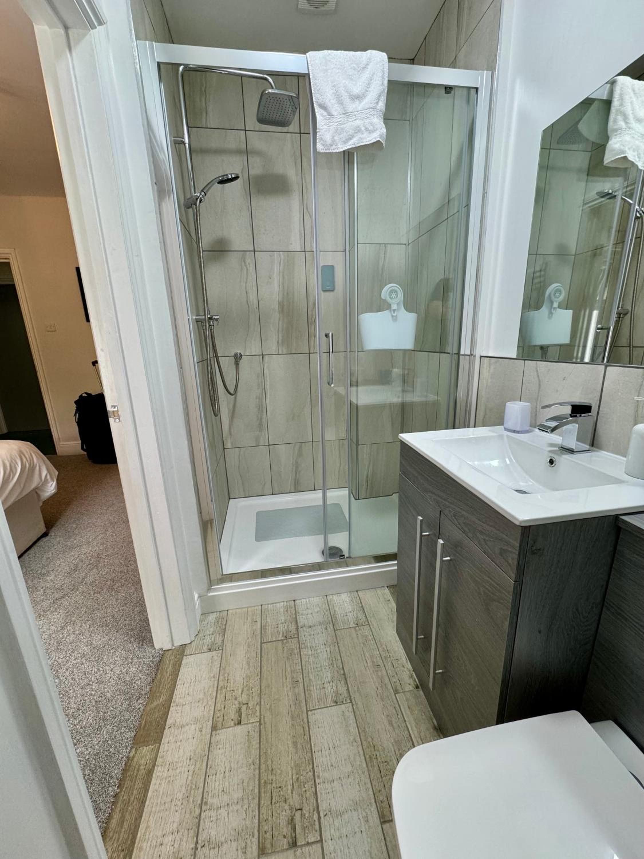 Double or Twin Room - Photo 2