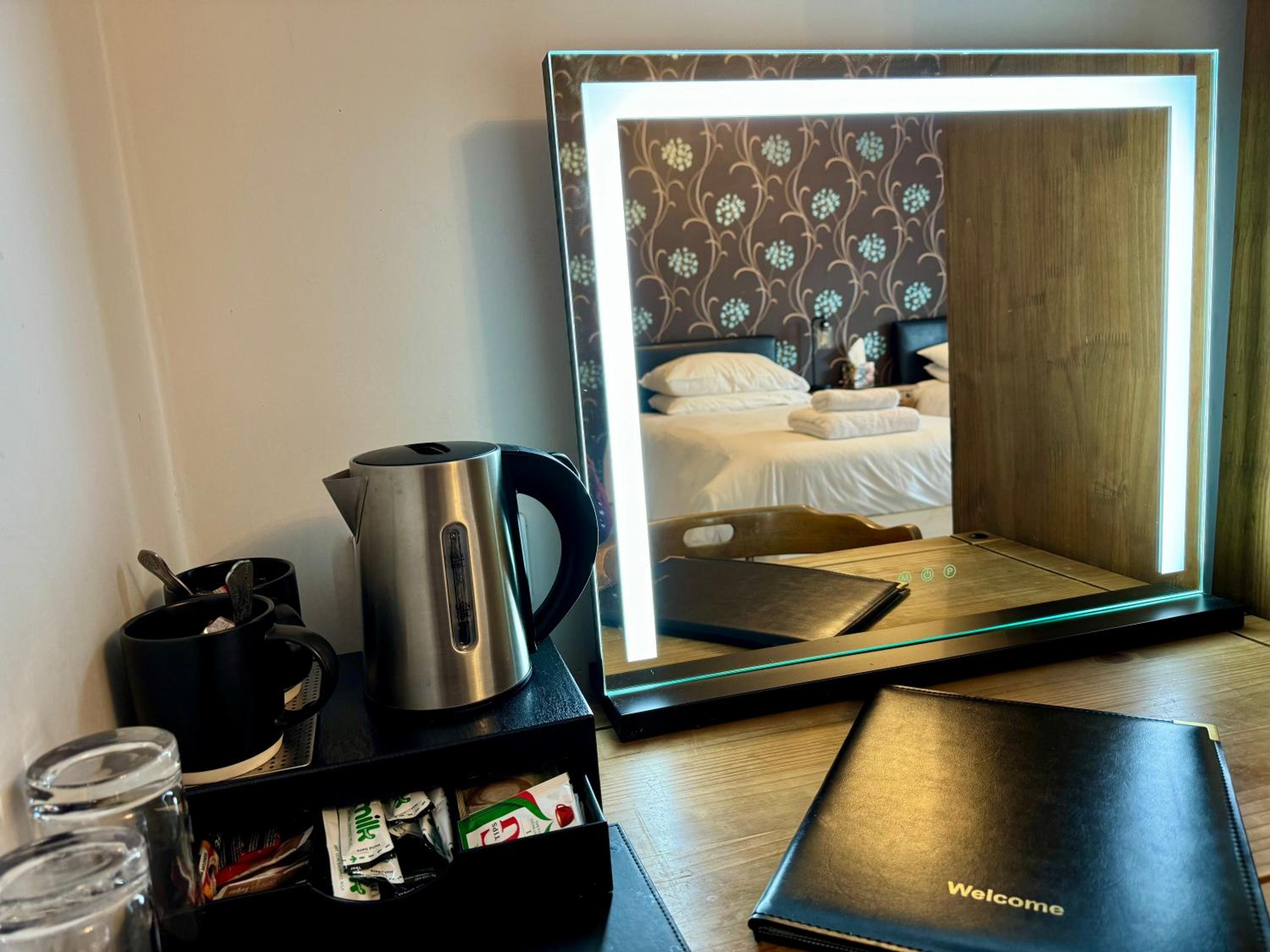Double or Twin Room - Photo 5