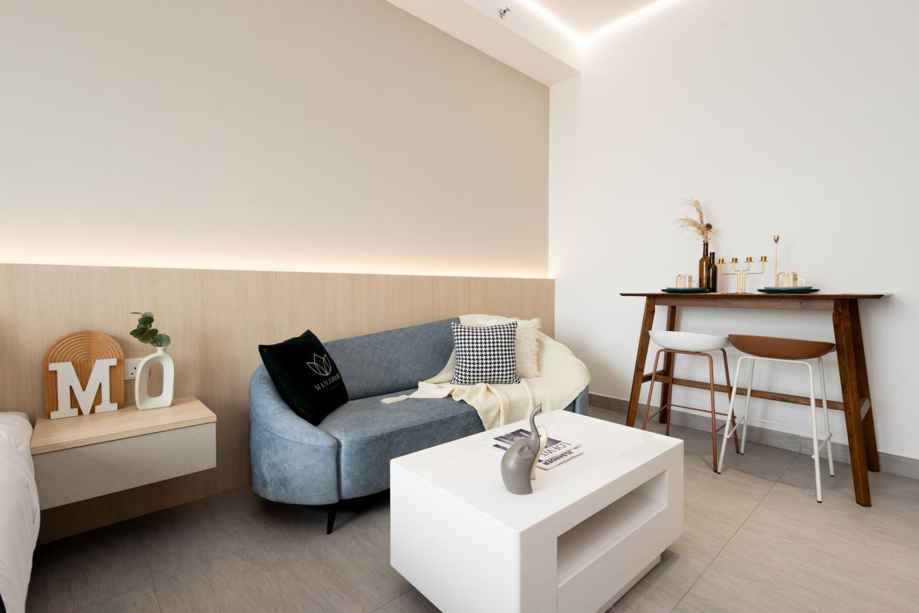 Deluxe Queen Suite - Photo 4