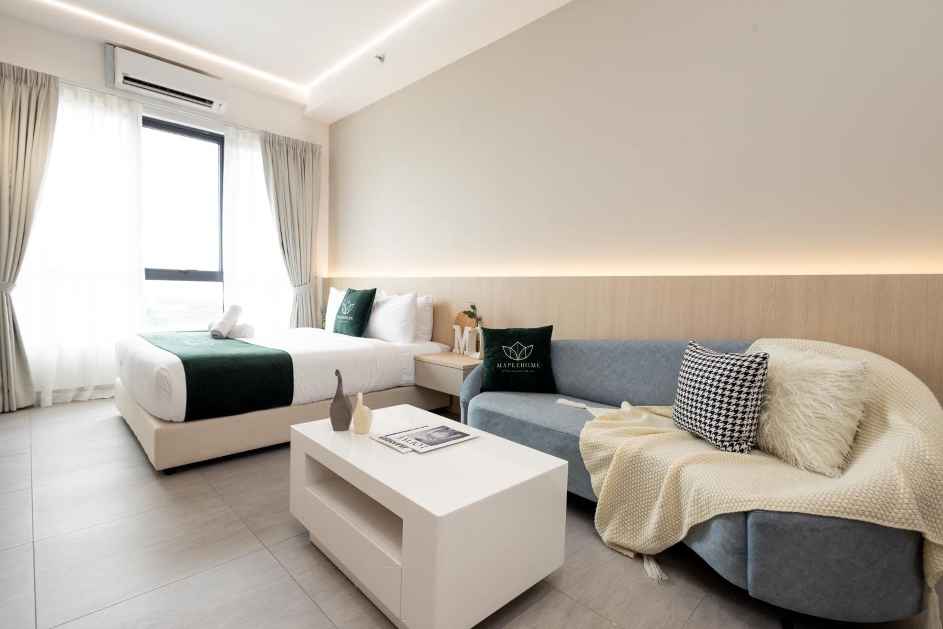 Deluxe Queen Suite - Photo 2