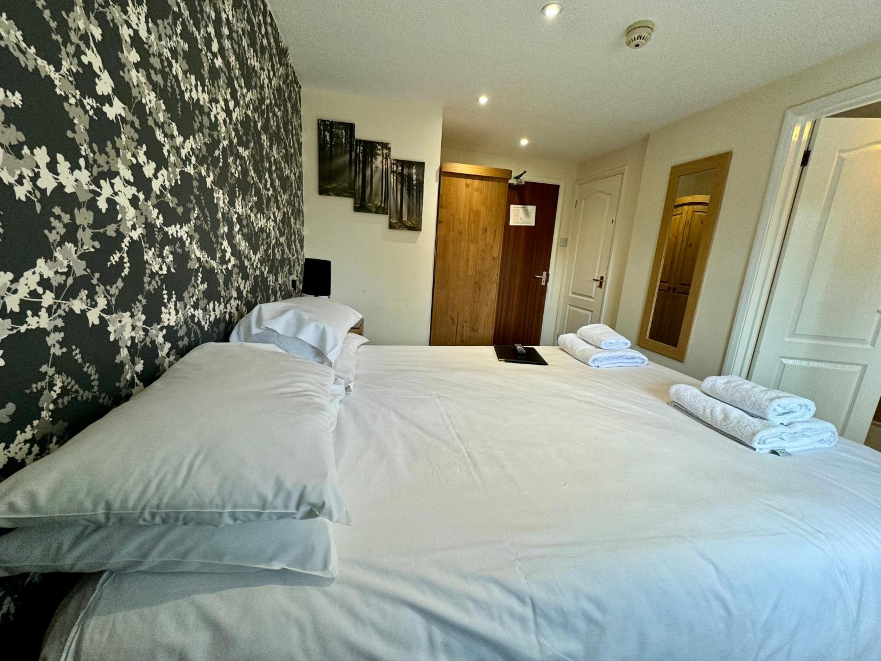Standard King Room - Photo 4
