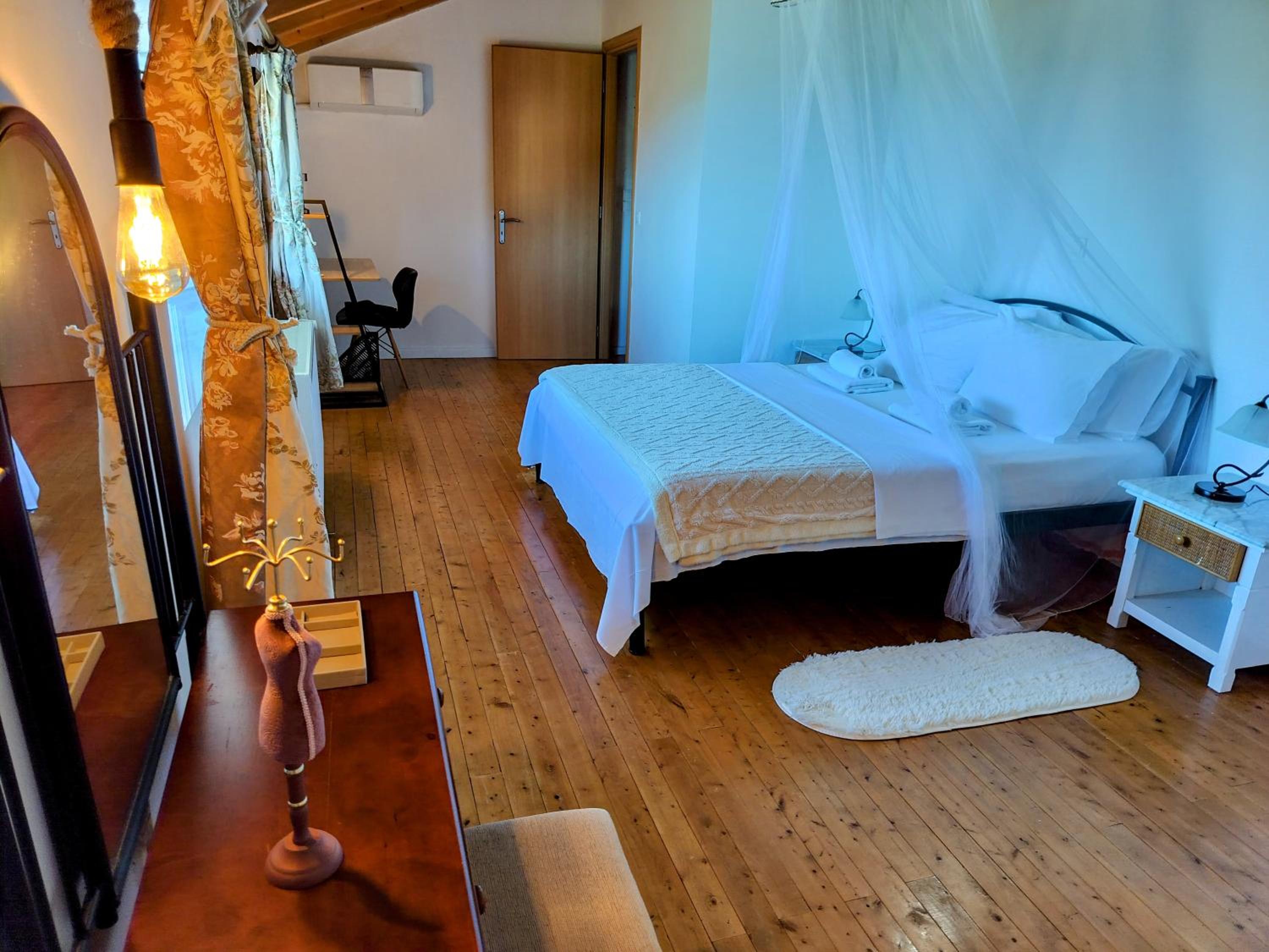 Three-Bedroom Vacation Home  photo 2