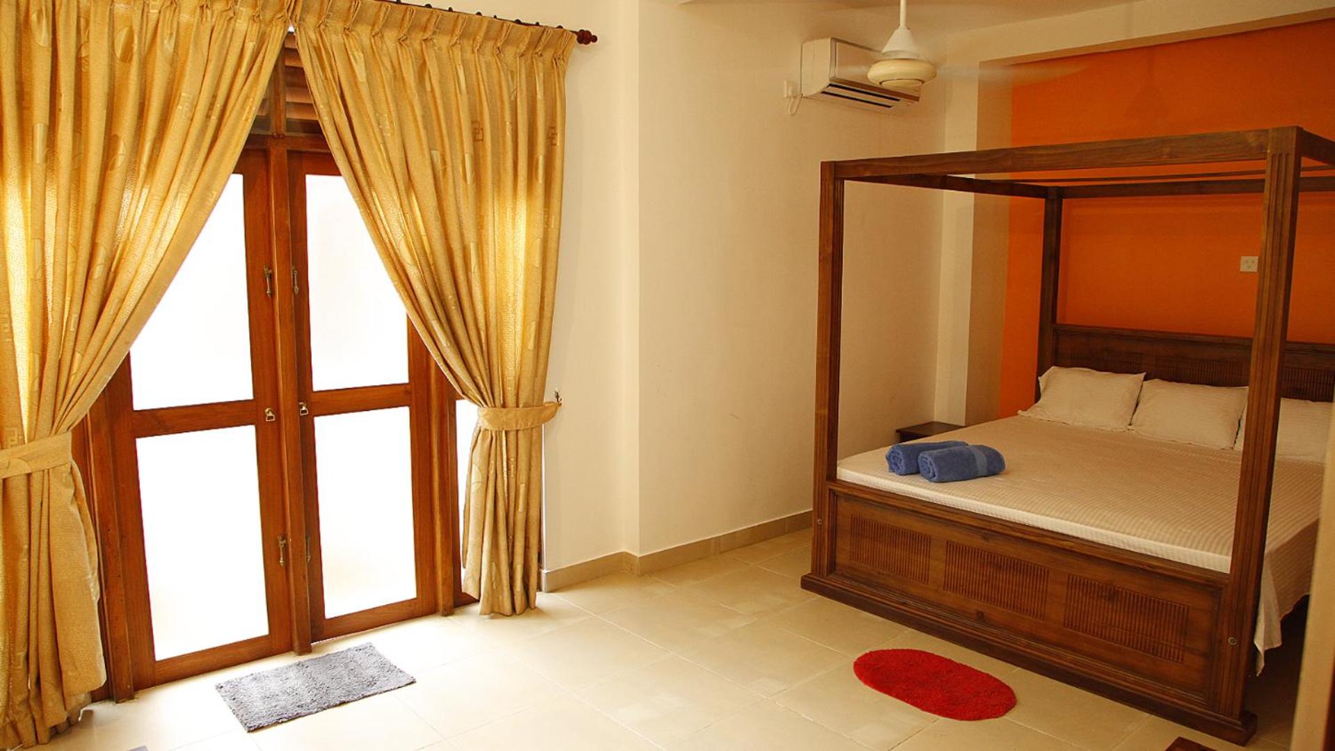 Three-Bedroom House photo 2