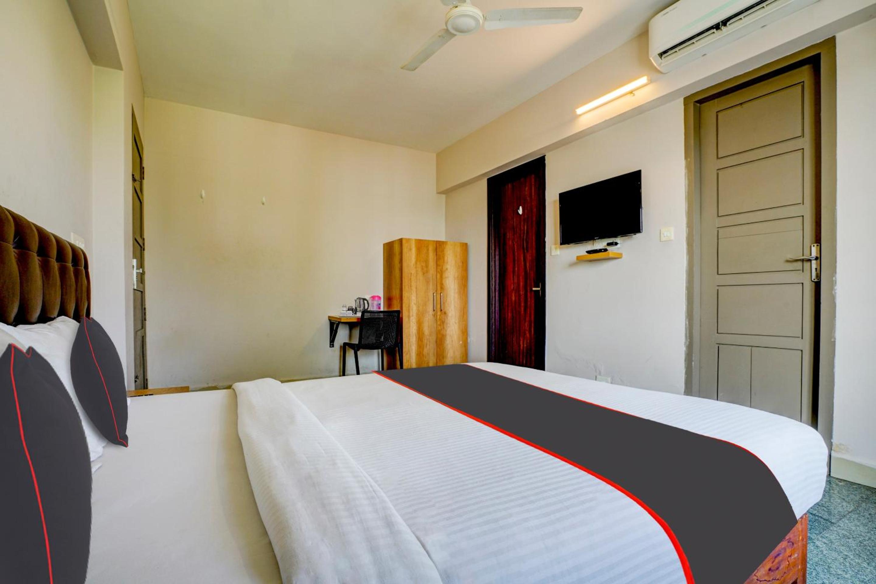 Classic Triple Room photo 1