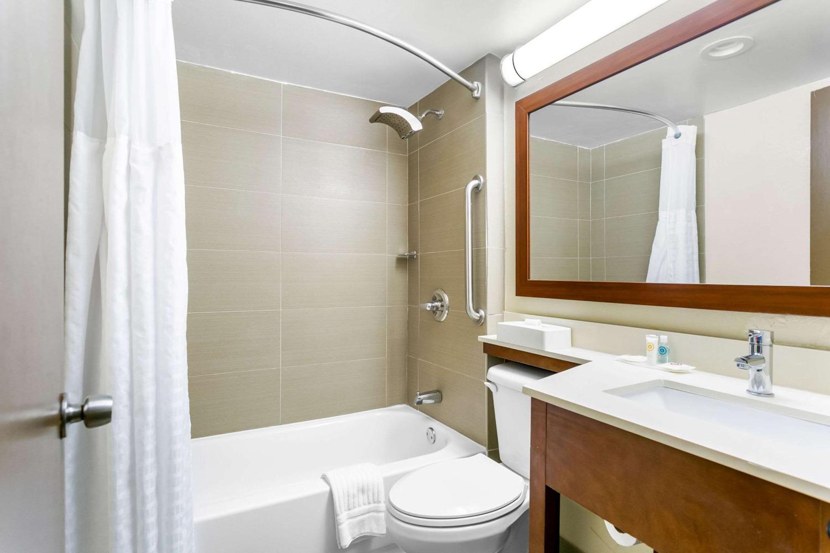 King Room - Non-Smoking - Photo 9