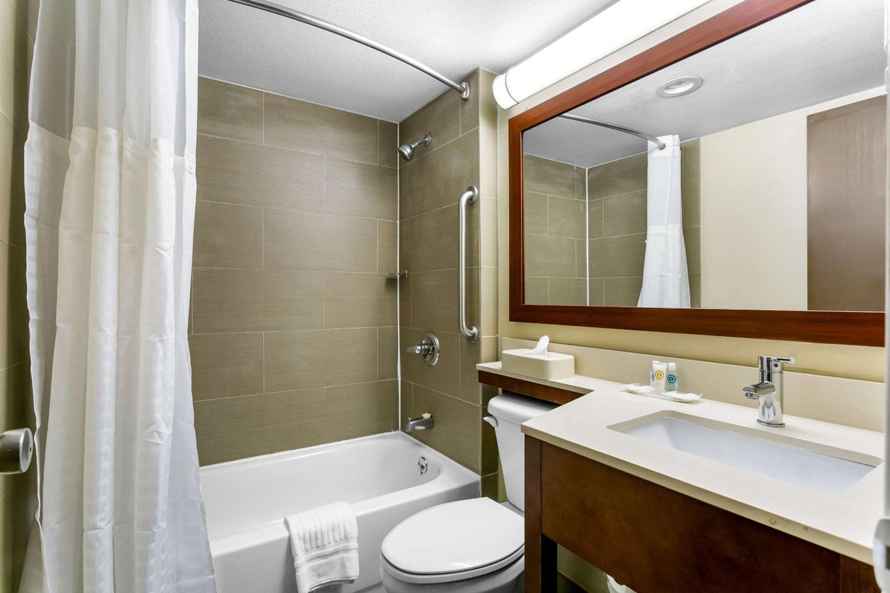 King Room - Non-Smoking - Photo 10