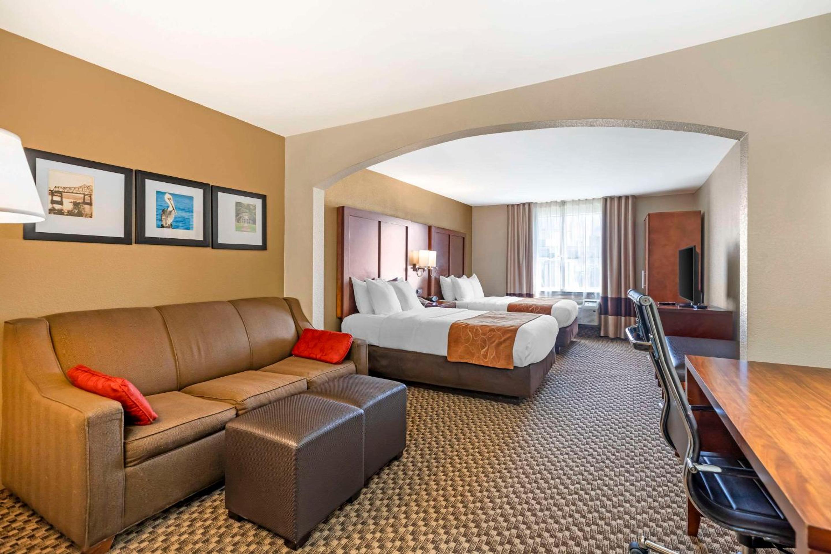 Suite with Two Double Beds - Photo 3