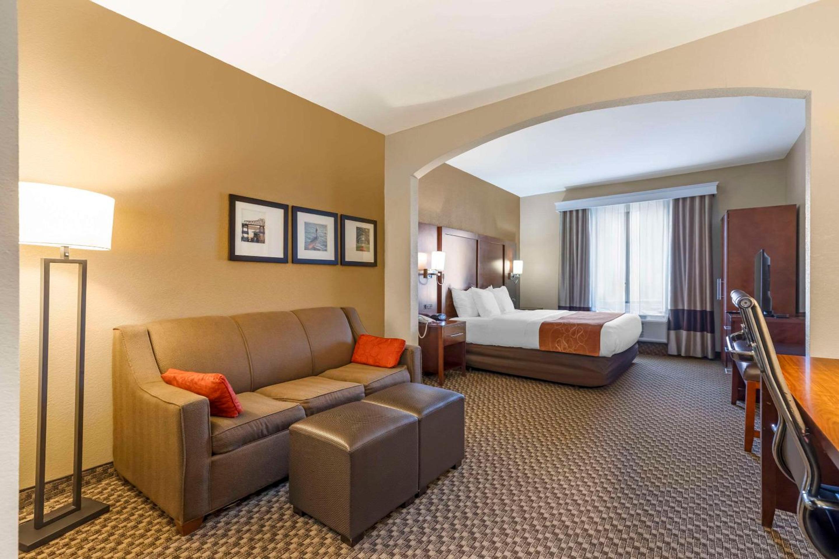 Accessible King Suite - Photo 1