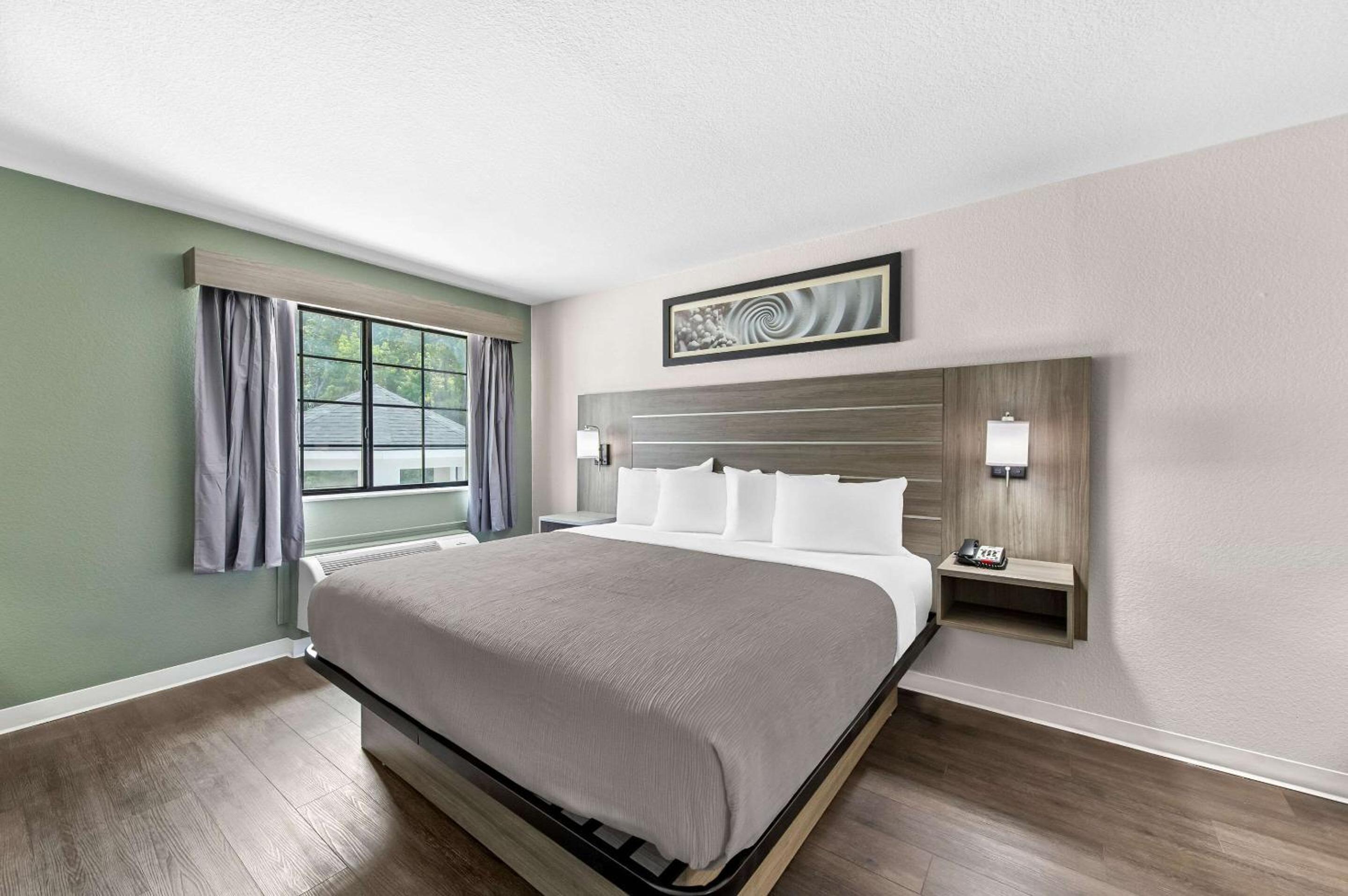 Standard King Room - Photo 3