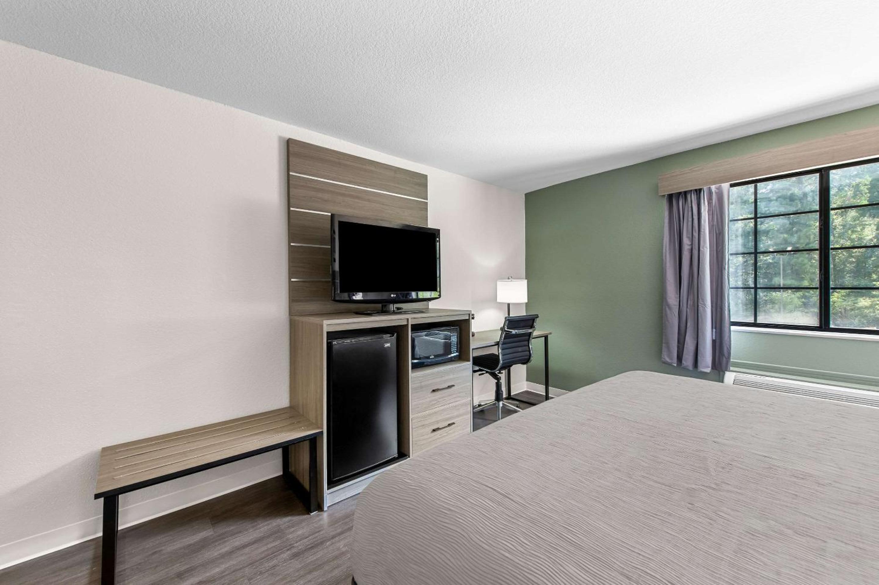Standard King Room - Photo 4