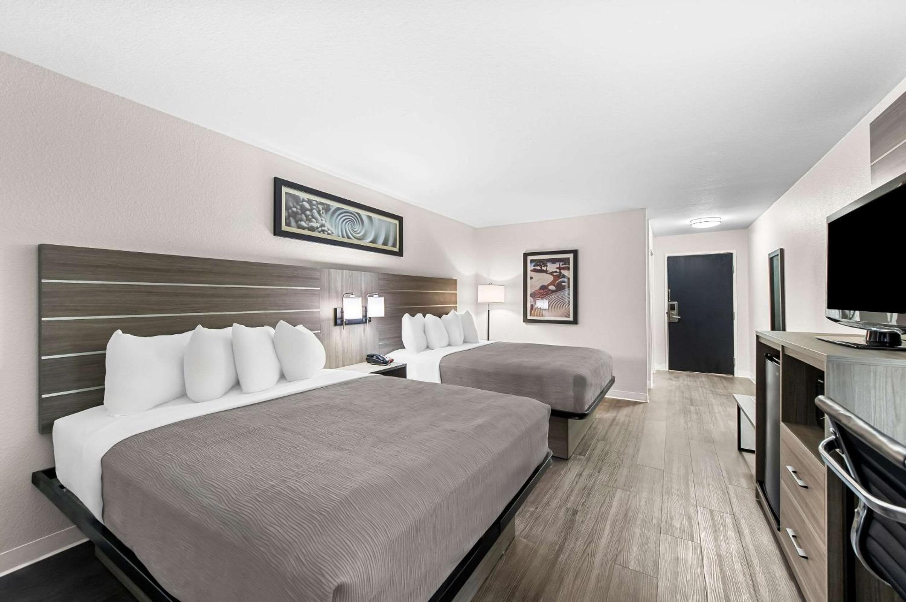 Standard Queen Room - Photo 2