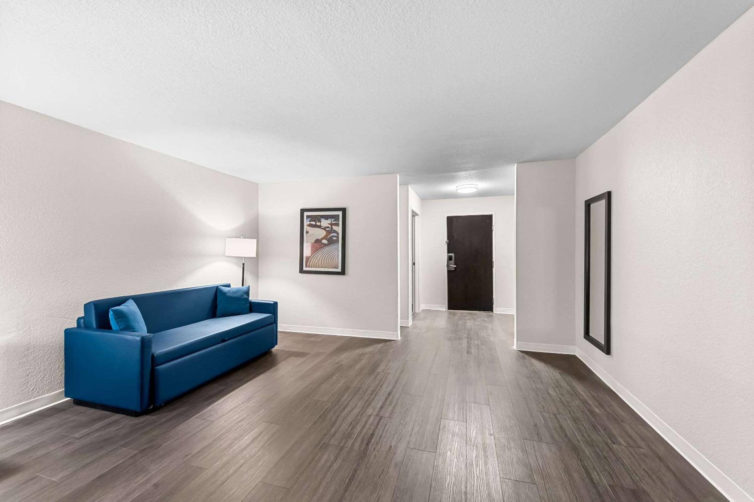 King Suite - Photo 4