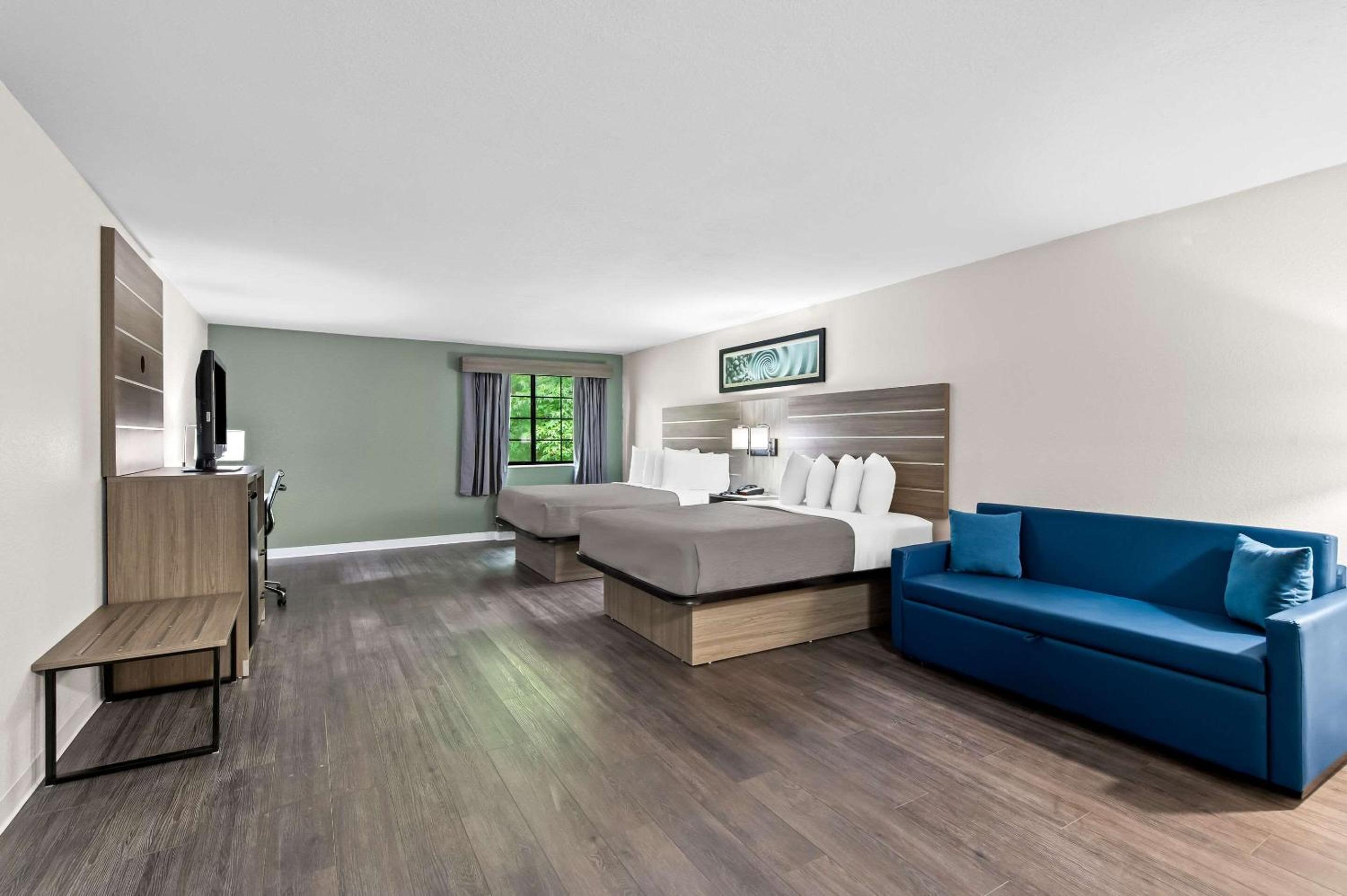 Queen Suite - Photo 5