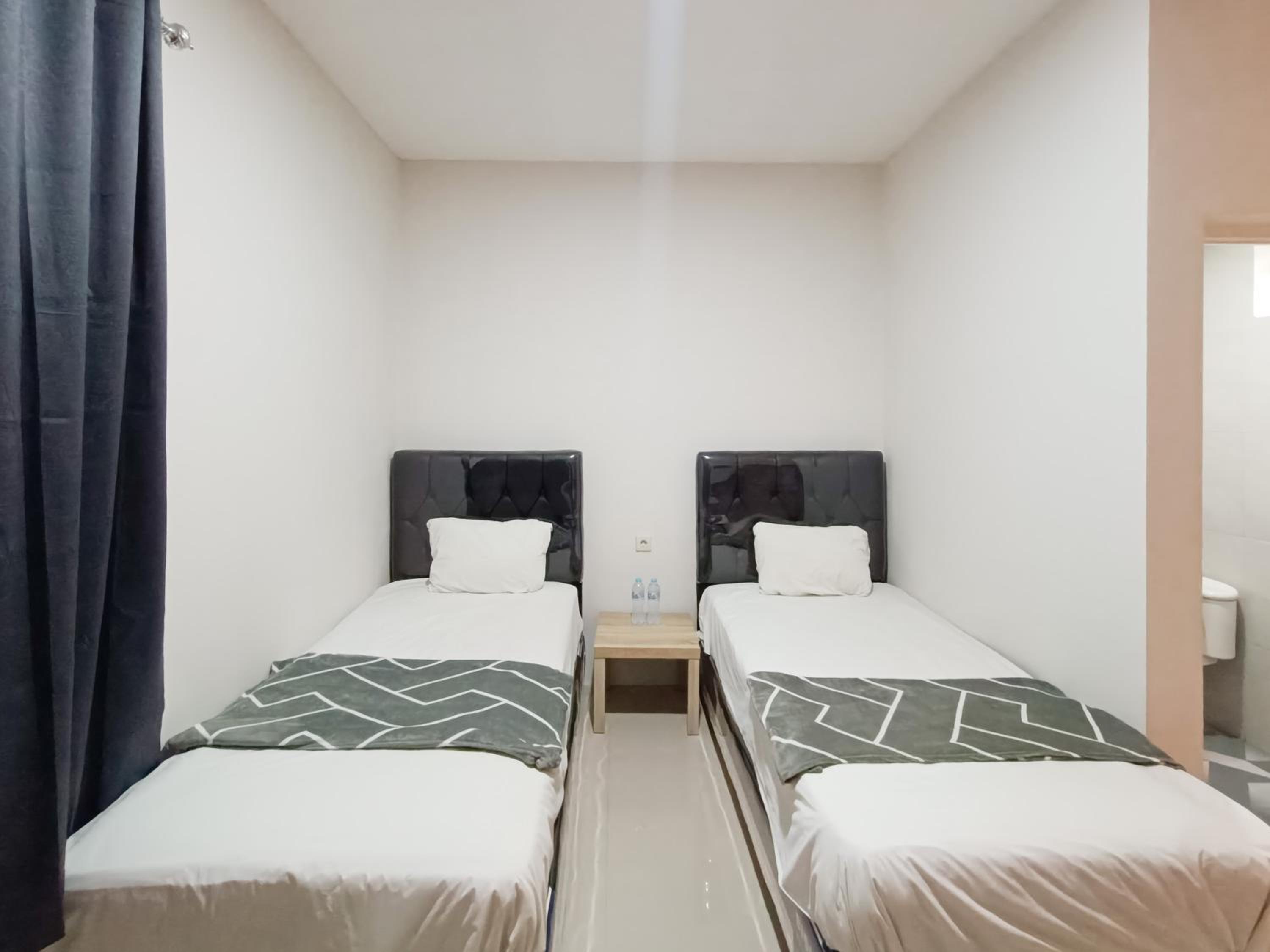 Twin Room - Photo 5