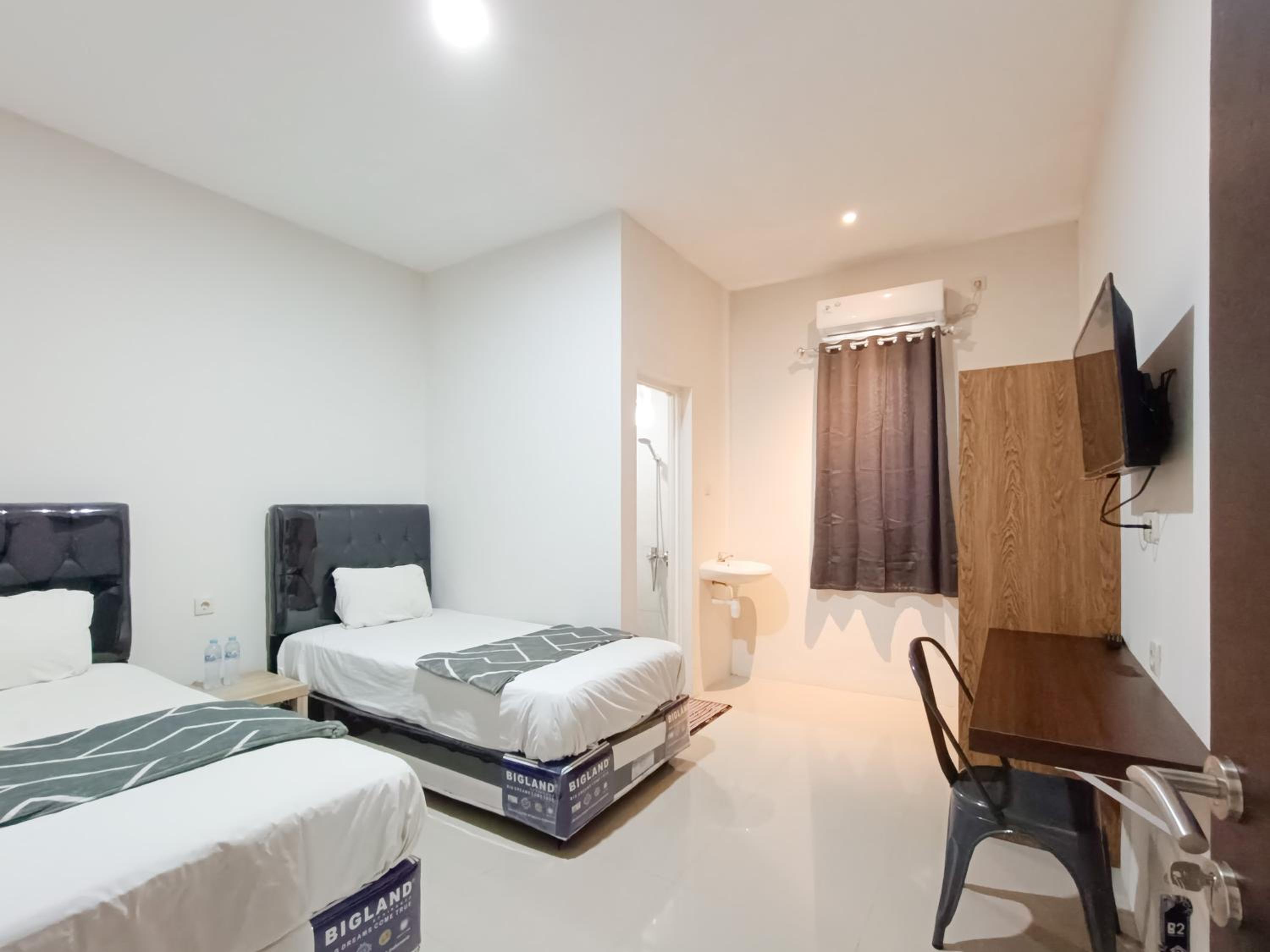 Twin Room - Photo 7