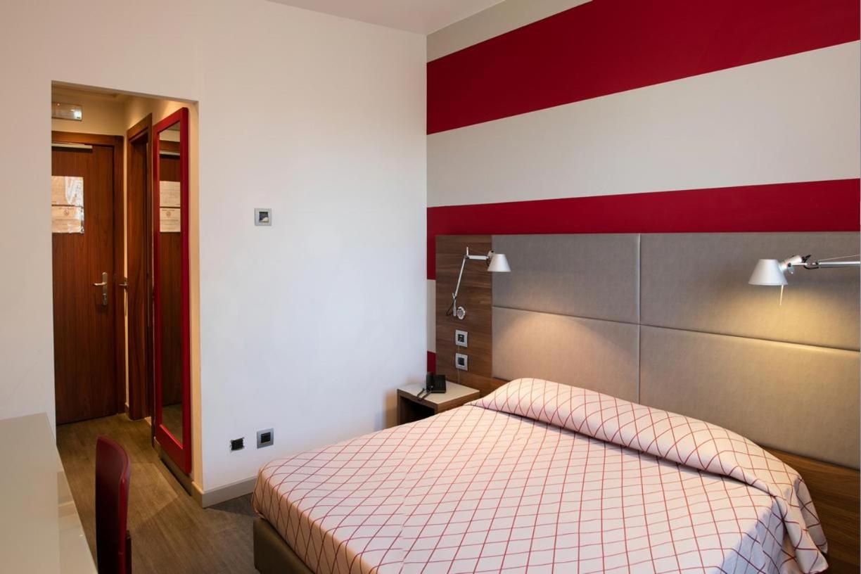 Double Room - Photo 4