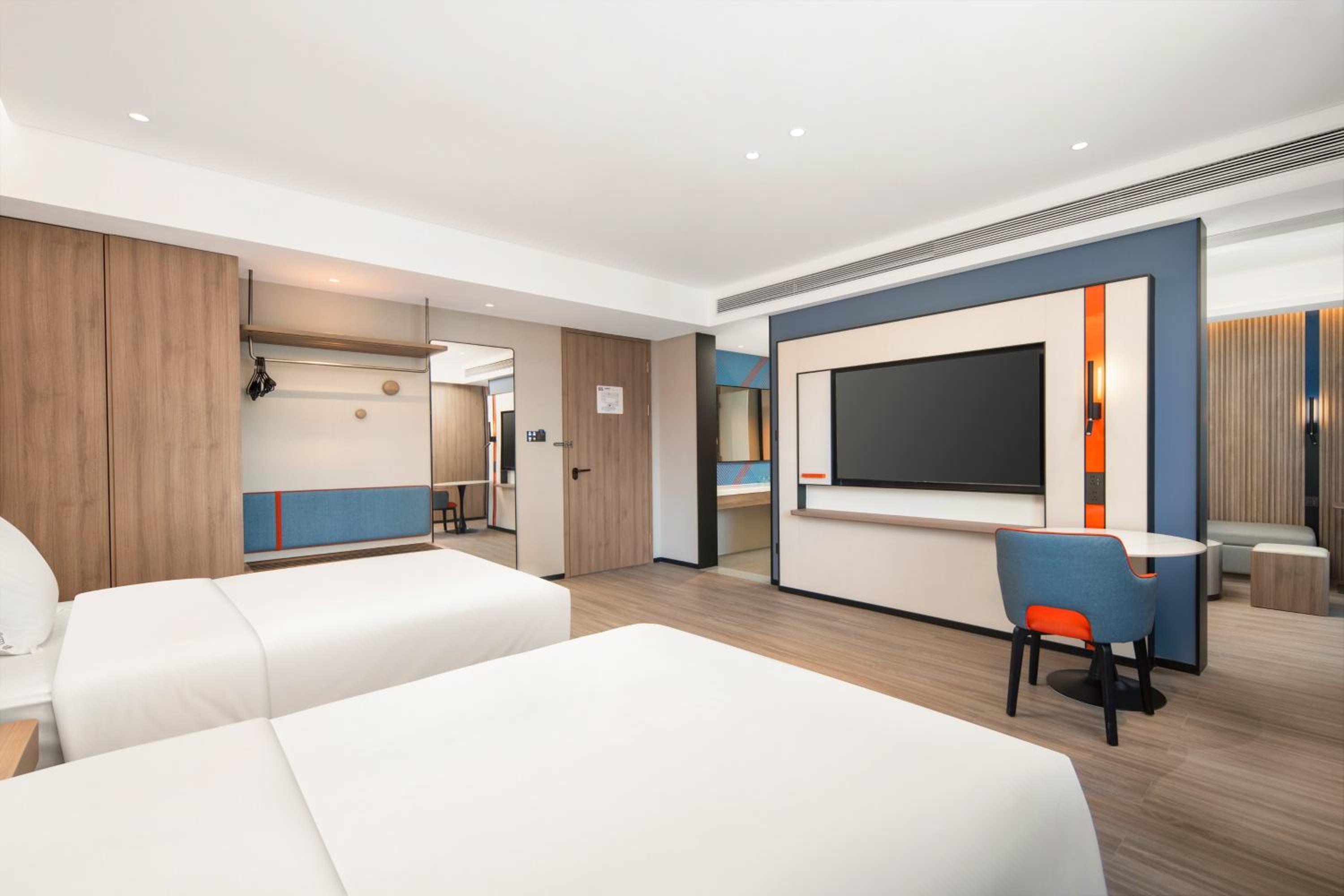 Double Suite with Two Double Beds - Non-Smoking