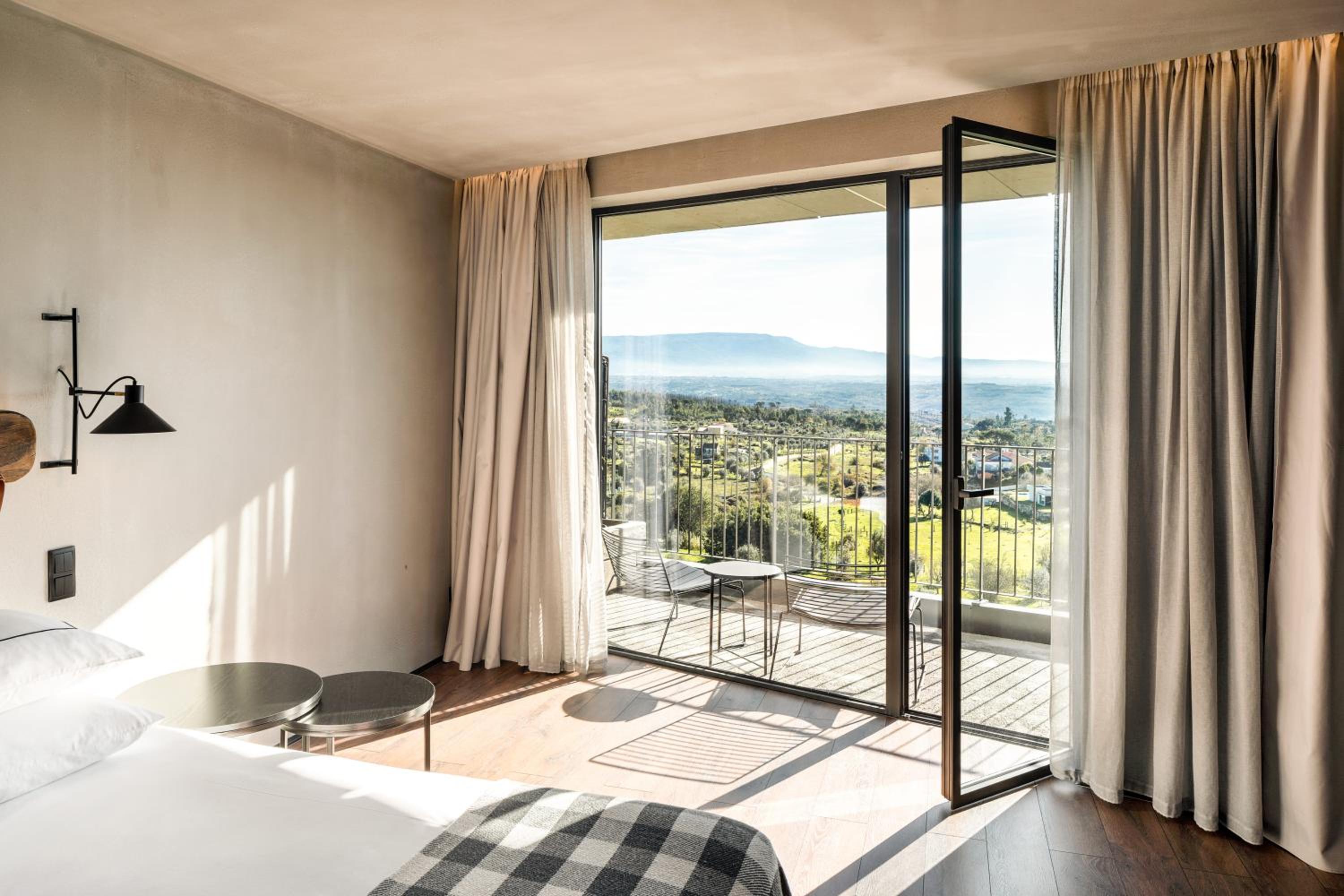 Deluxe Double or Twin Room with Balcony and Mountain View  - Photo 1