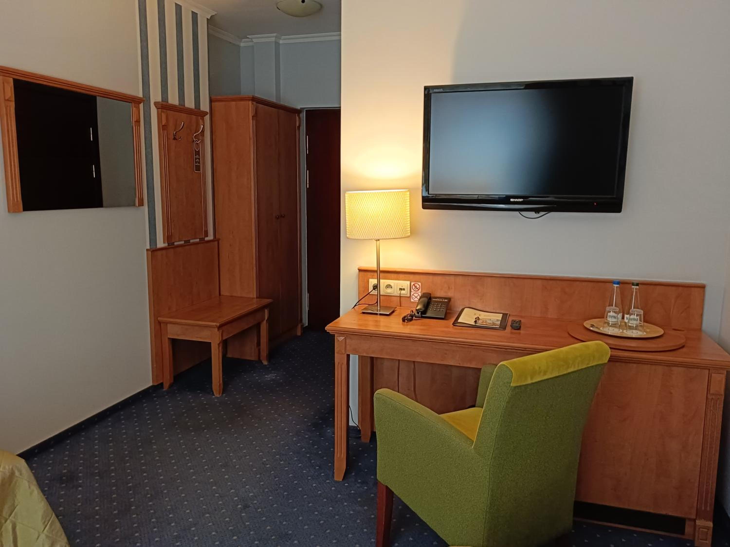 Classic Twin Room - Photo 14