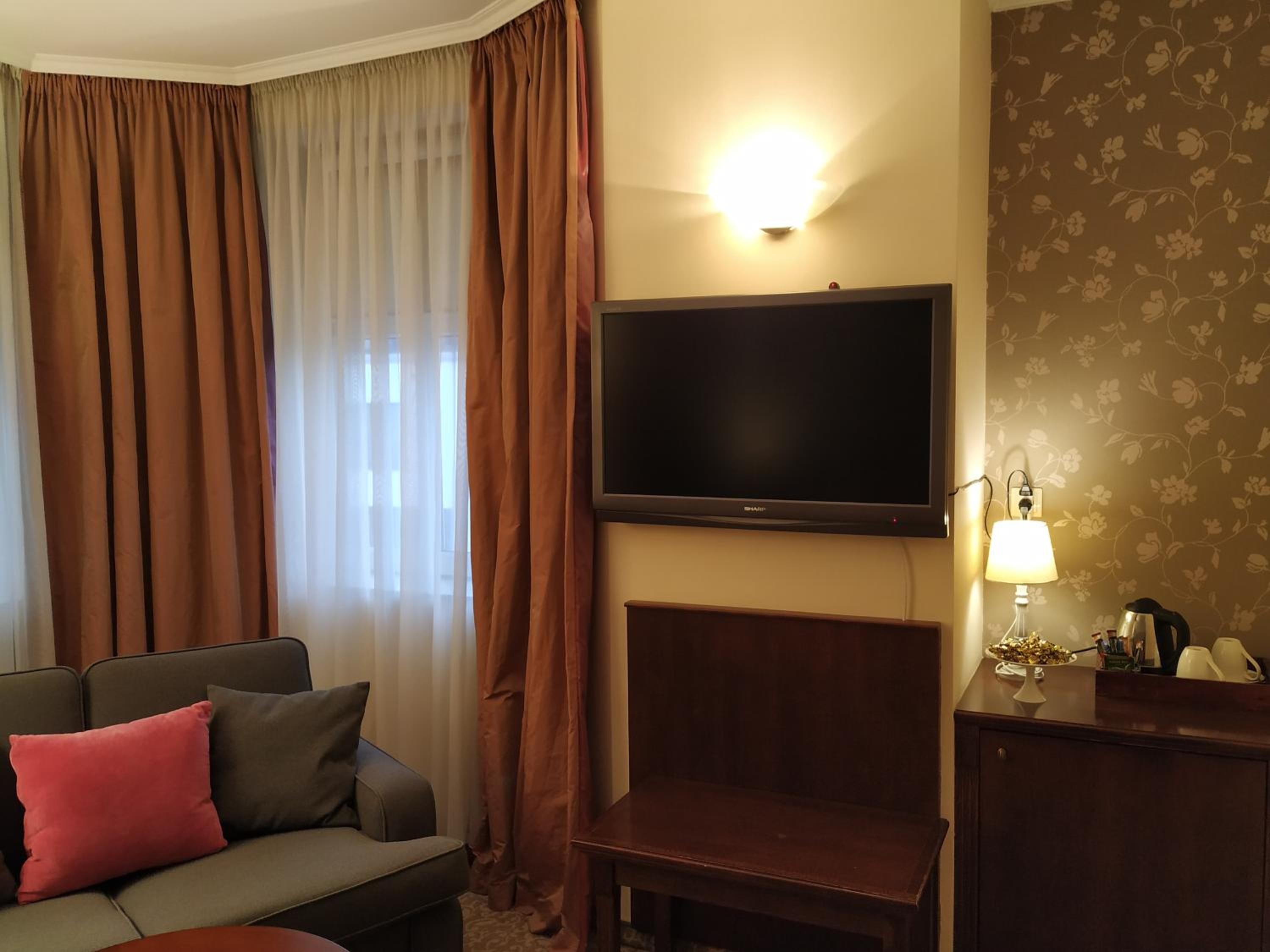 Deluxe Double or Twin Room - Photo 4