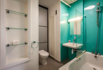 Twin Room with Private Bathroom photo 3