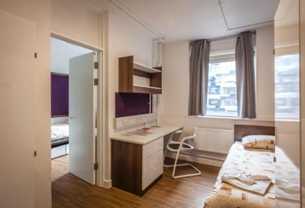 Twin Room with Private Bathroom photo 1