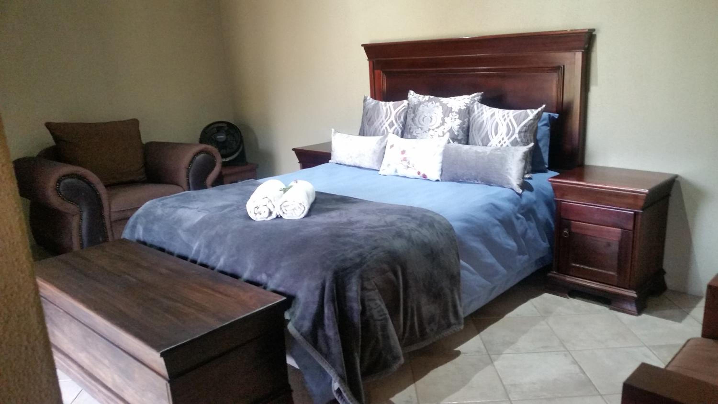 Deluxe Double Room with Shower photo 3