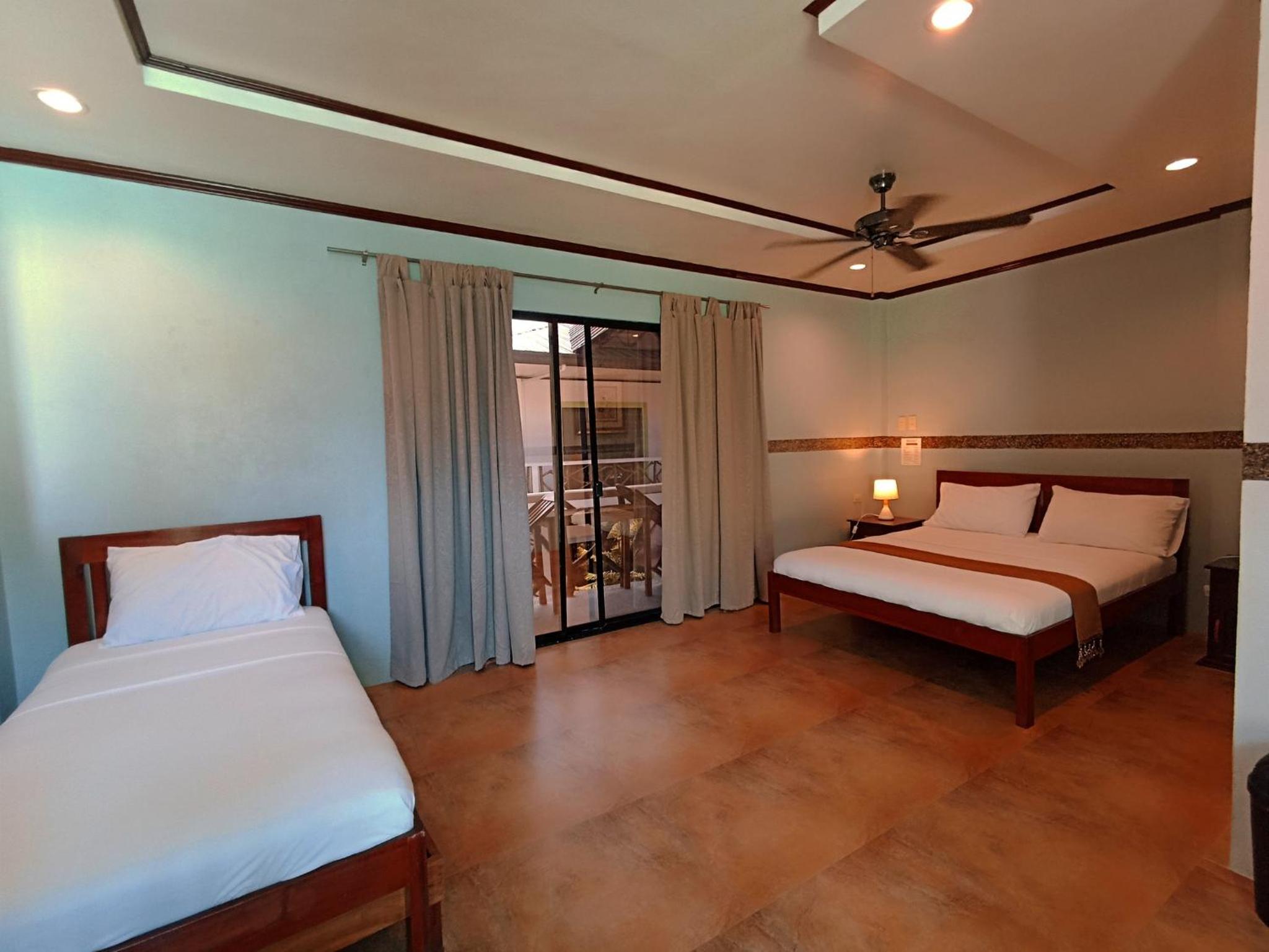 Deluxe Queen Room - Photo 1