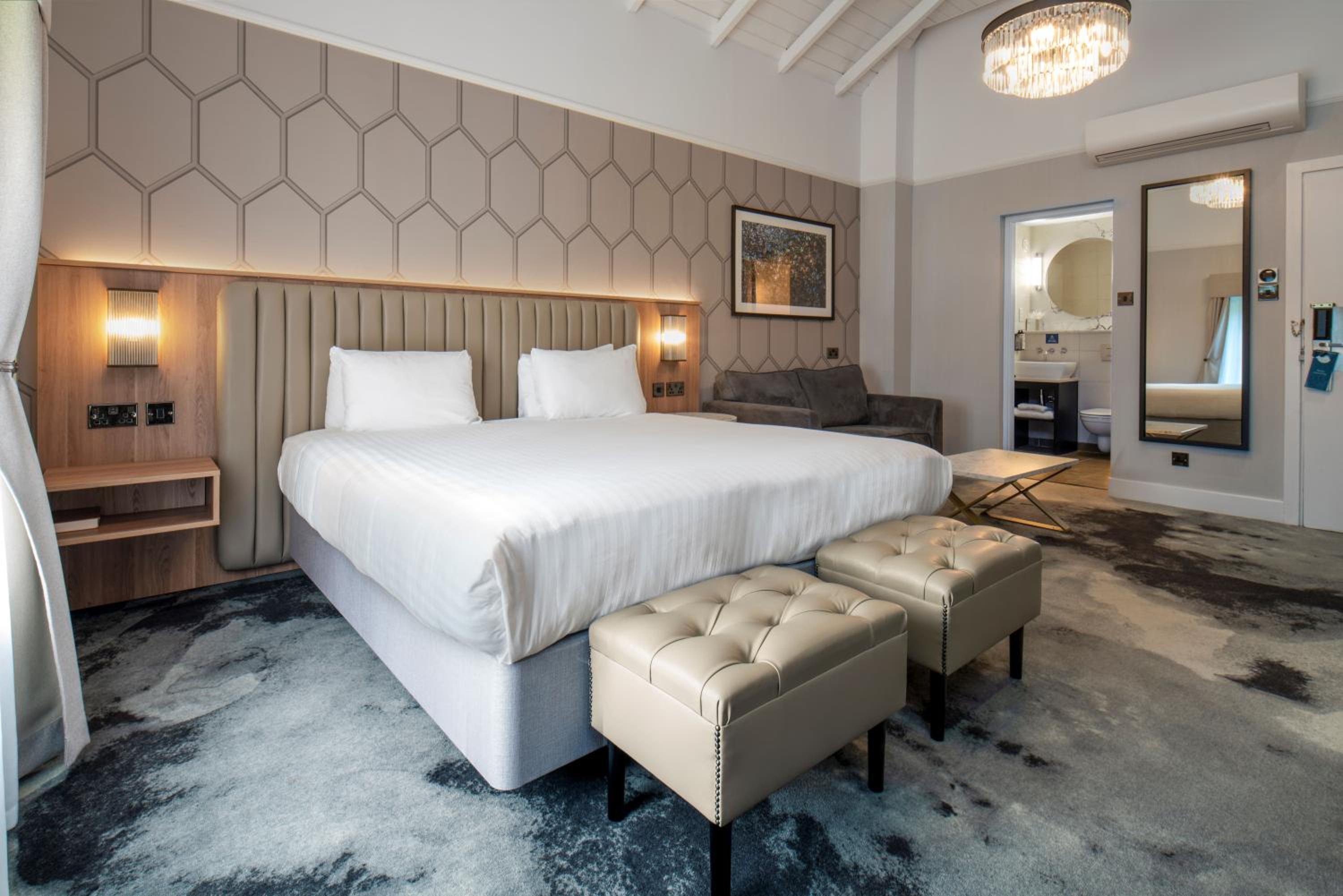 Suite with One Double Bed and Sofa Bed - Non-Smoking photo 3