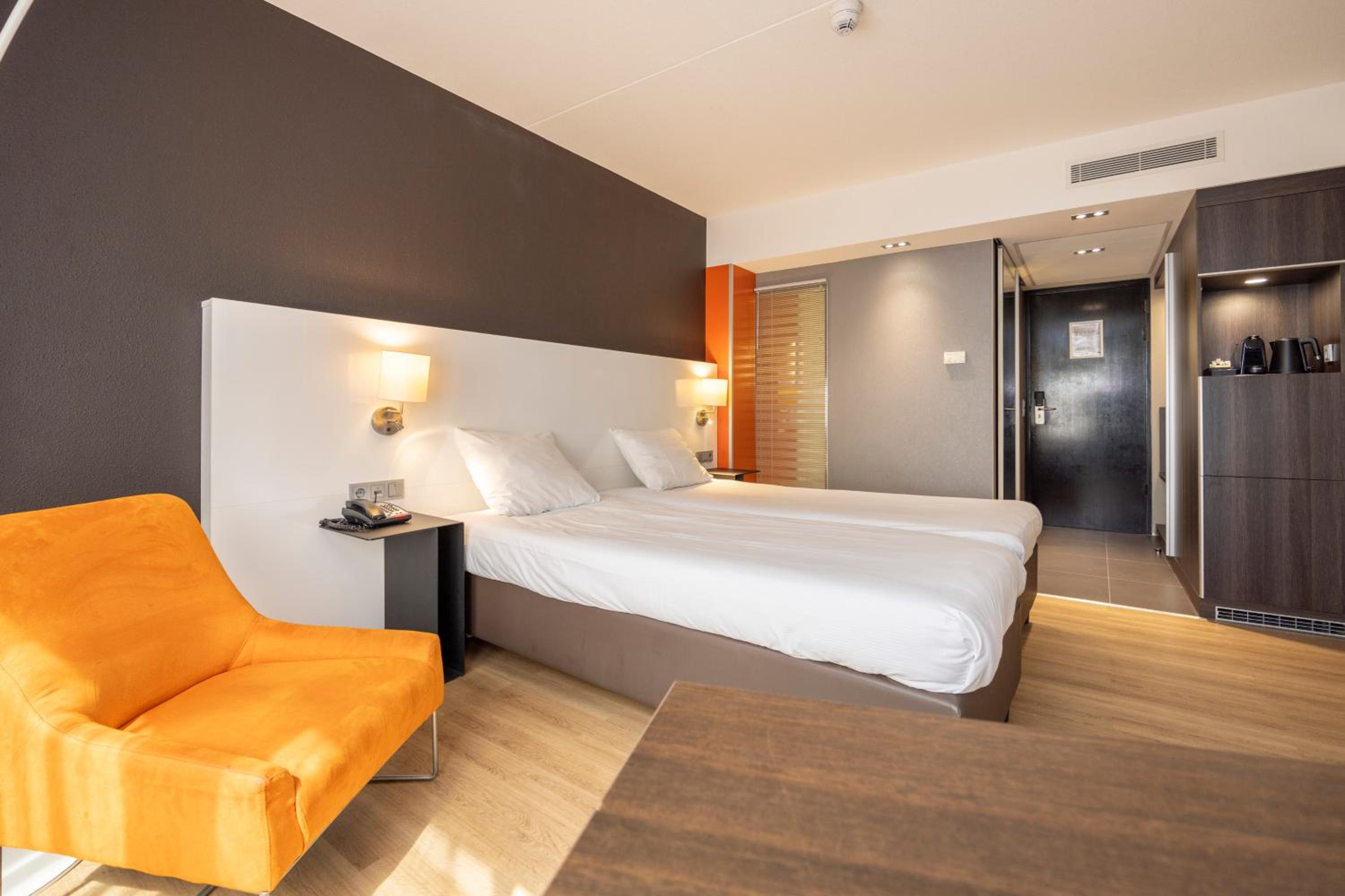 Comfort Twin Room - Photo 9