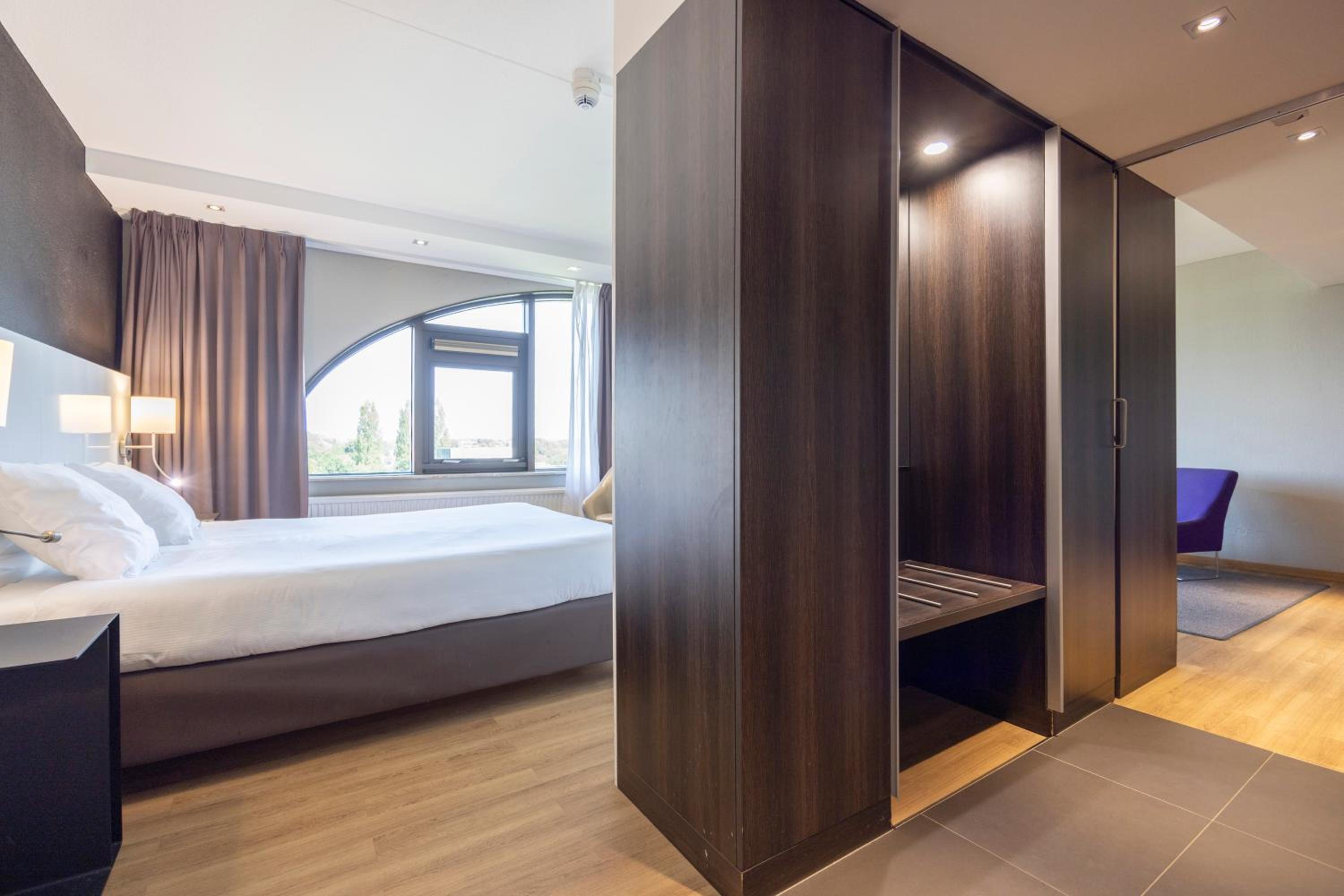 Suite - Photo 9