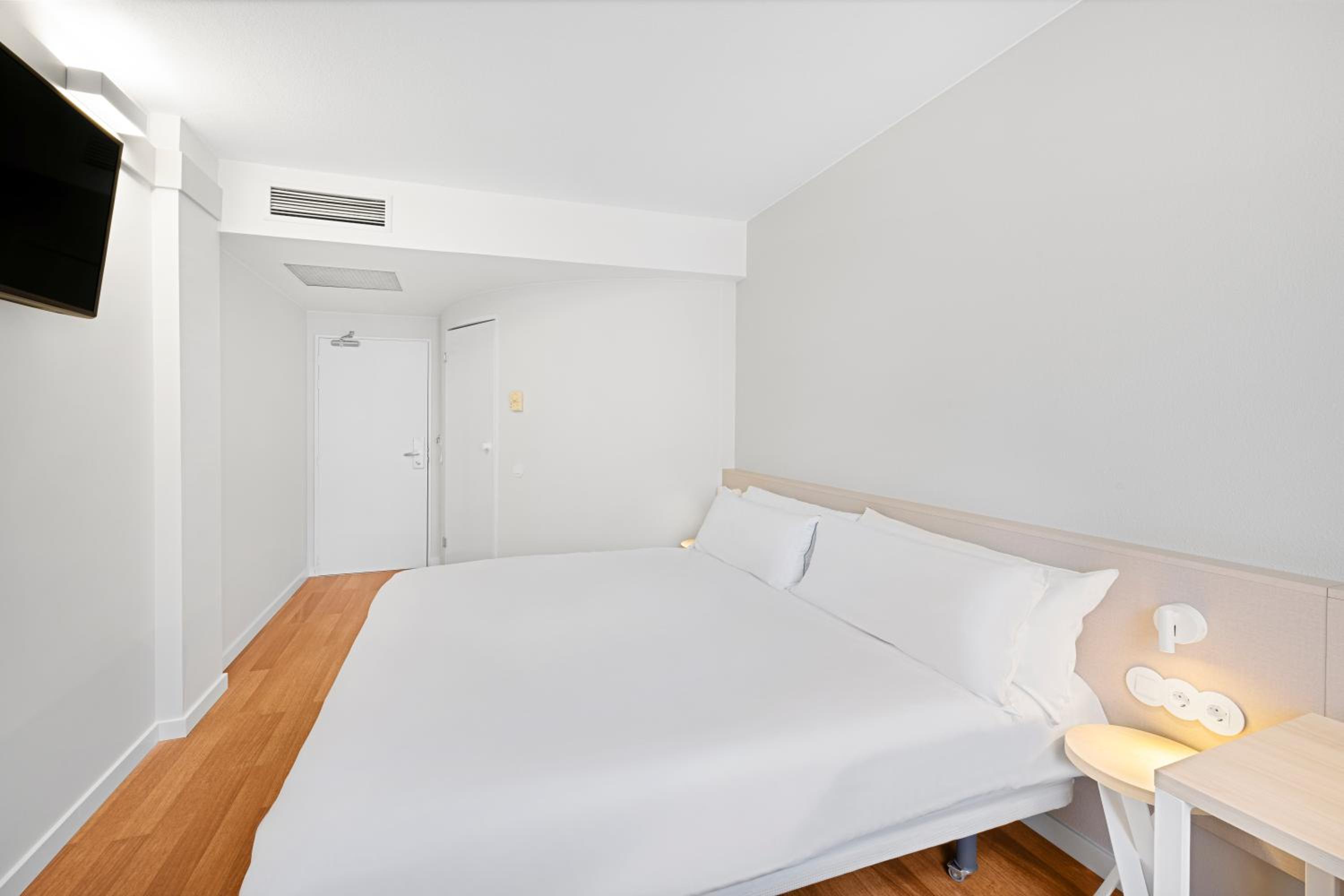 Double Room - Photo 3