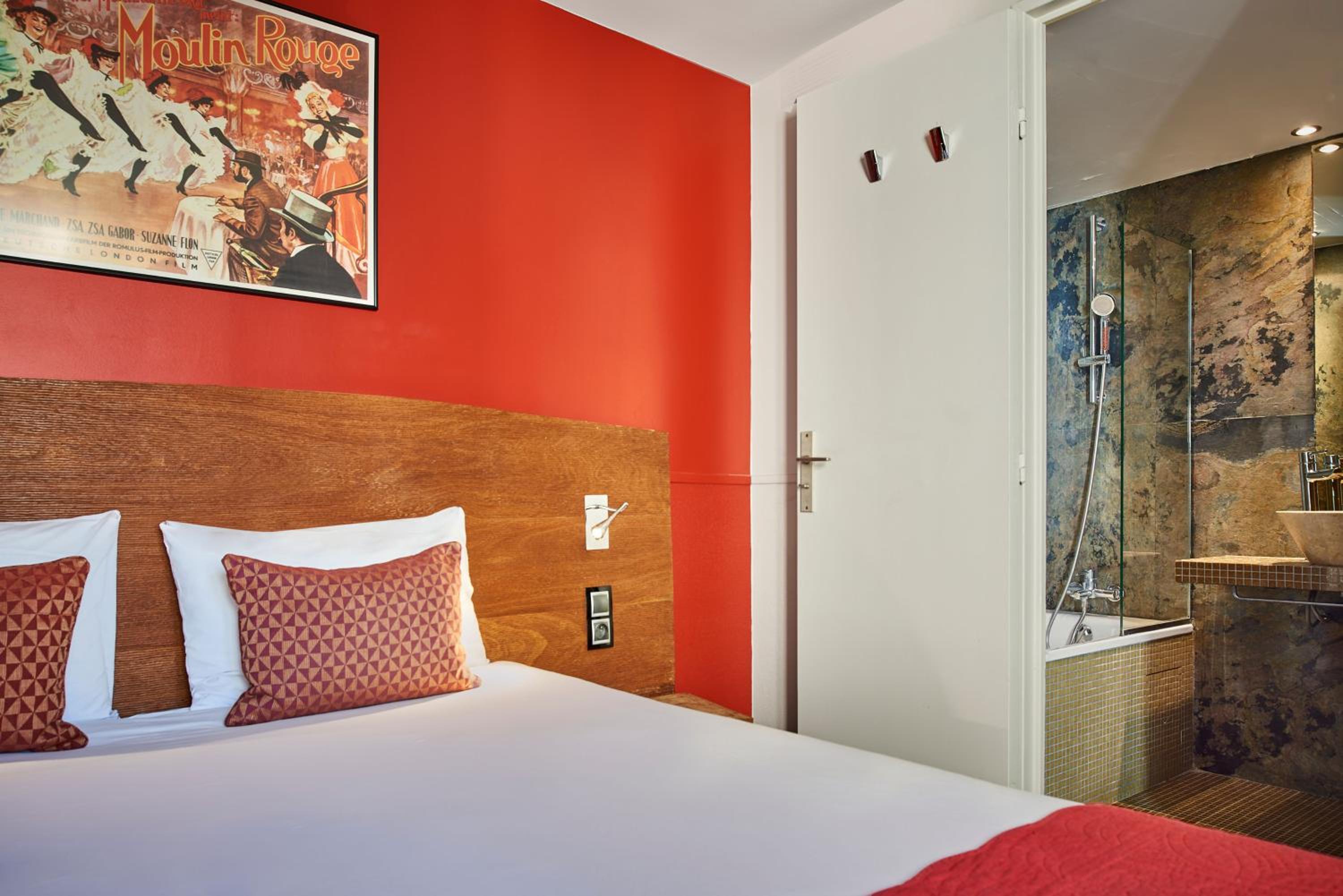 Classic Double Room thumbnail 6